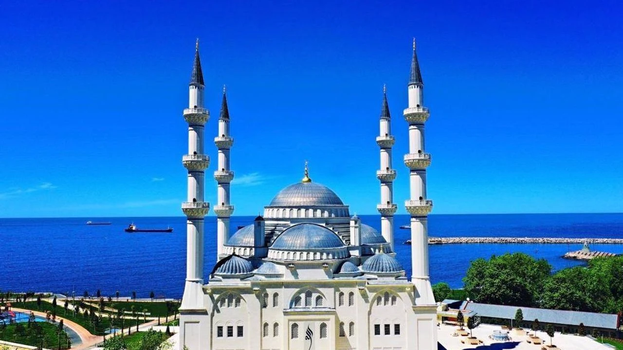 Uzunmehmet Cami