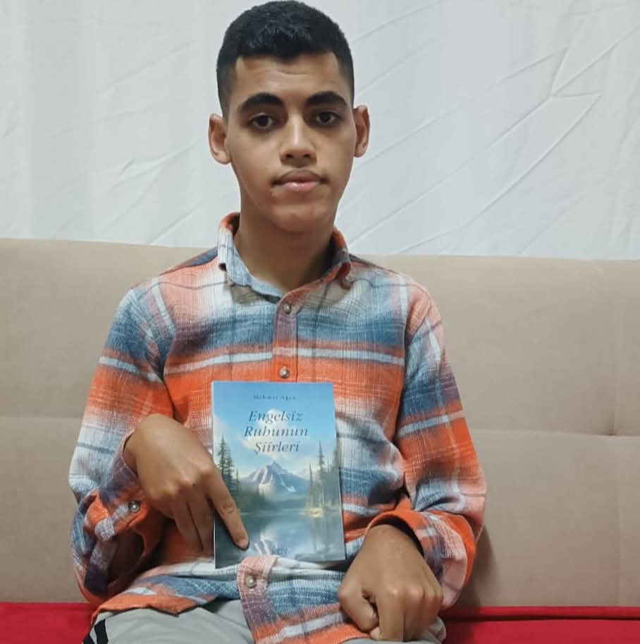 Mehmet Ağca’dan Yeni Kitap “Engelsiz Ruhunun Şiirleri” Okuyucularla Buluştu