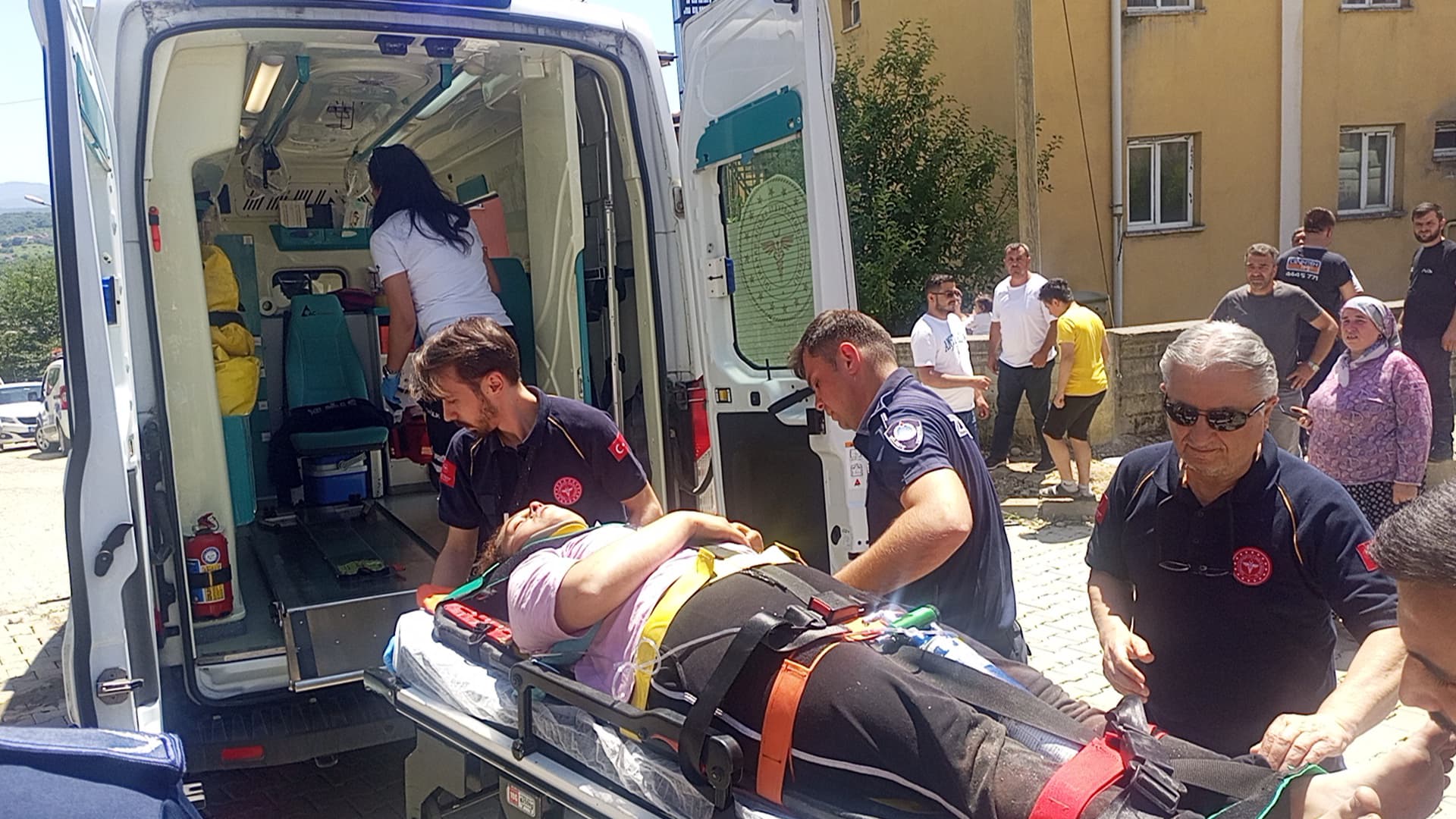 Afet Evlerinde Dogalgaz Patlamasi Yaralilar Var 7833 Big