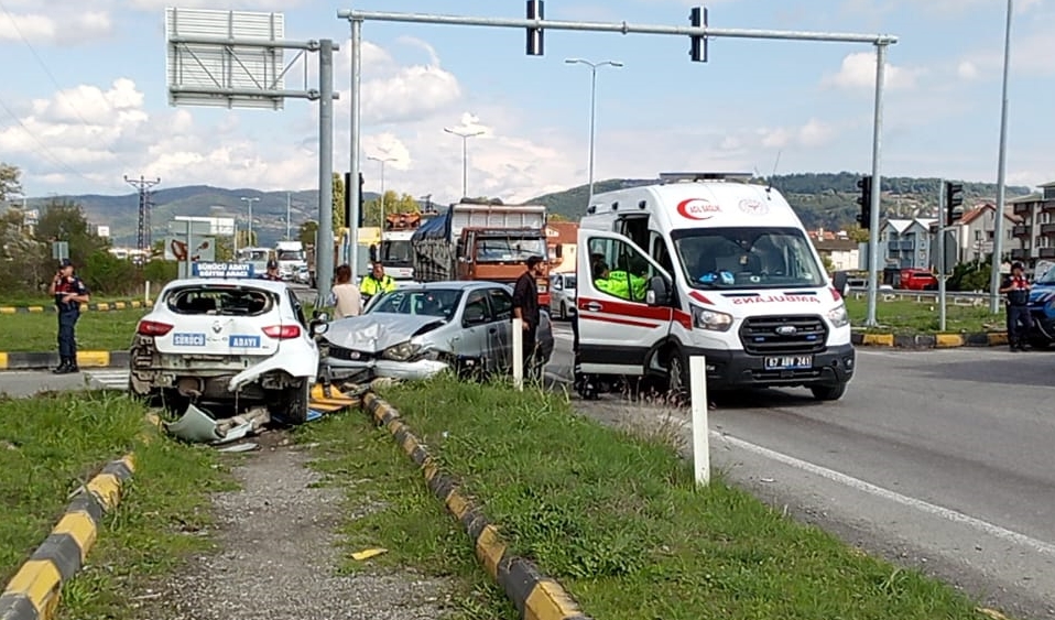 Çaycuma'da Can Yakan Kaza! Yaralılar Var!