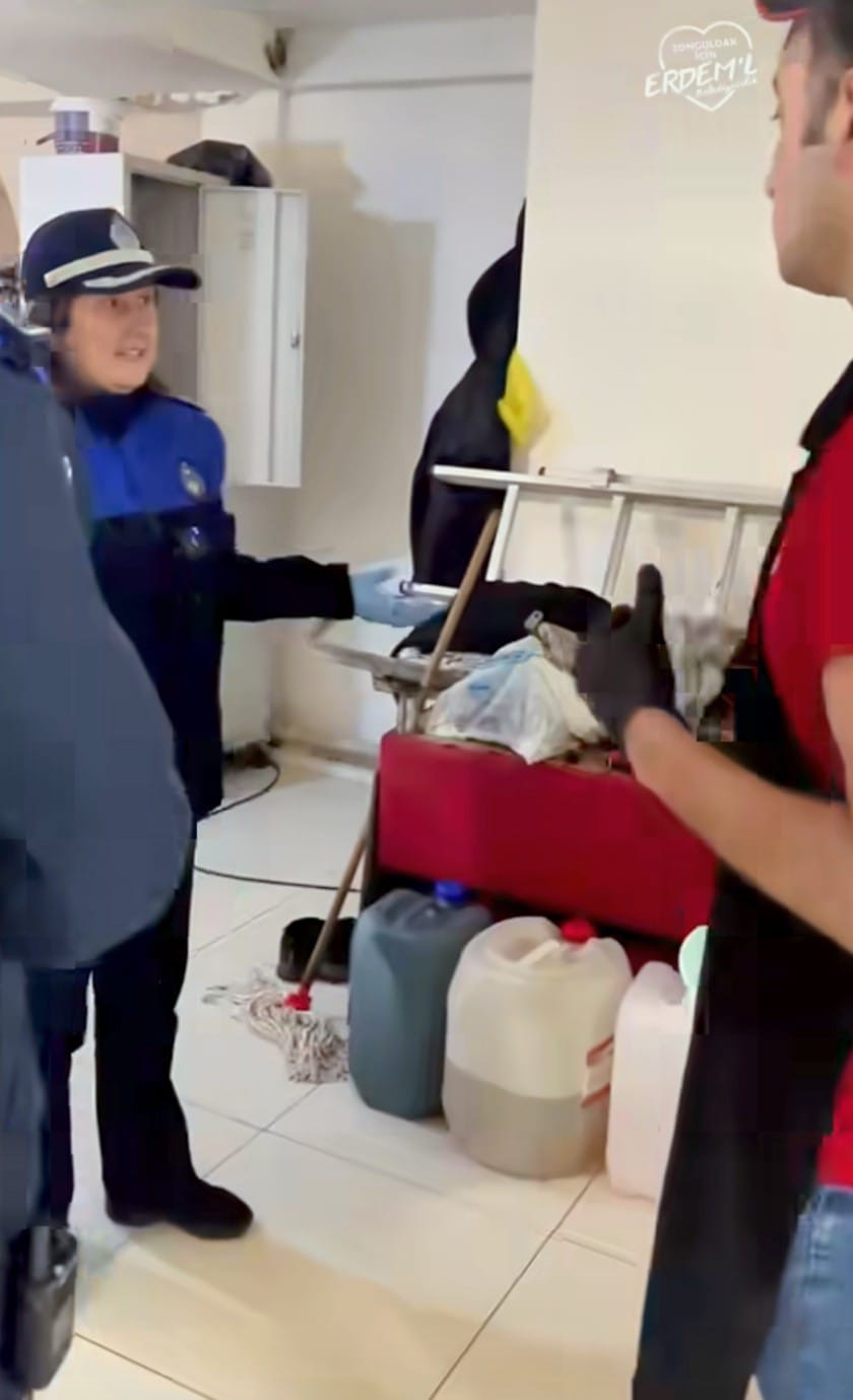 6245778F 258E 4905 8F4D 9Aae985Dea1D