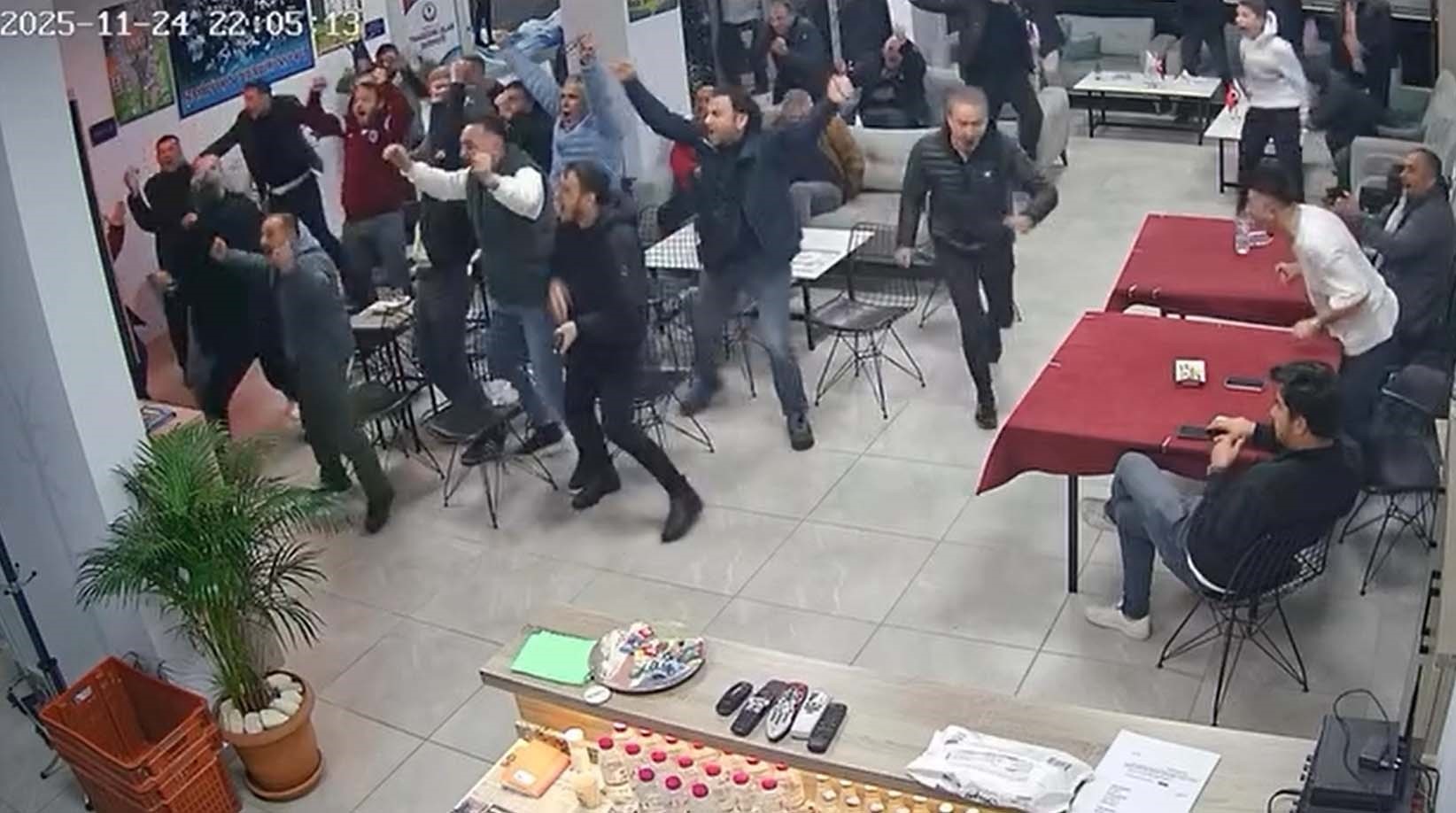 Düzce'deki Trabzonsporluların Gol Sevinci Kamerada! Imza Gazetesi (4)