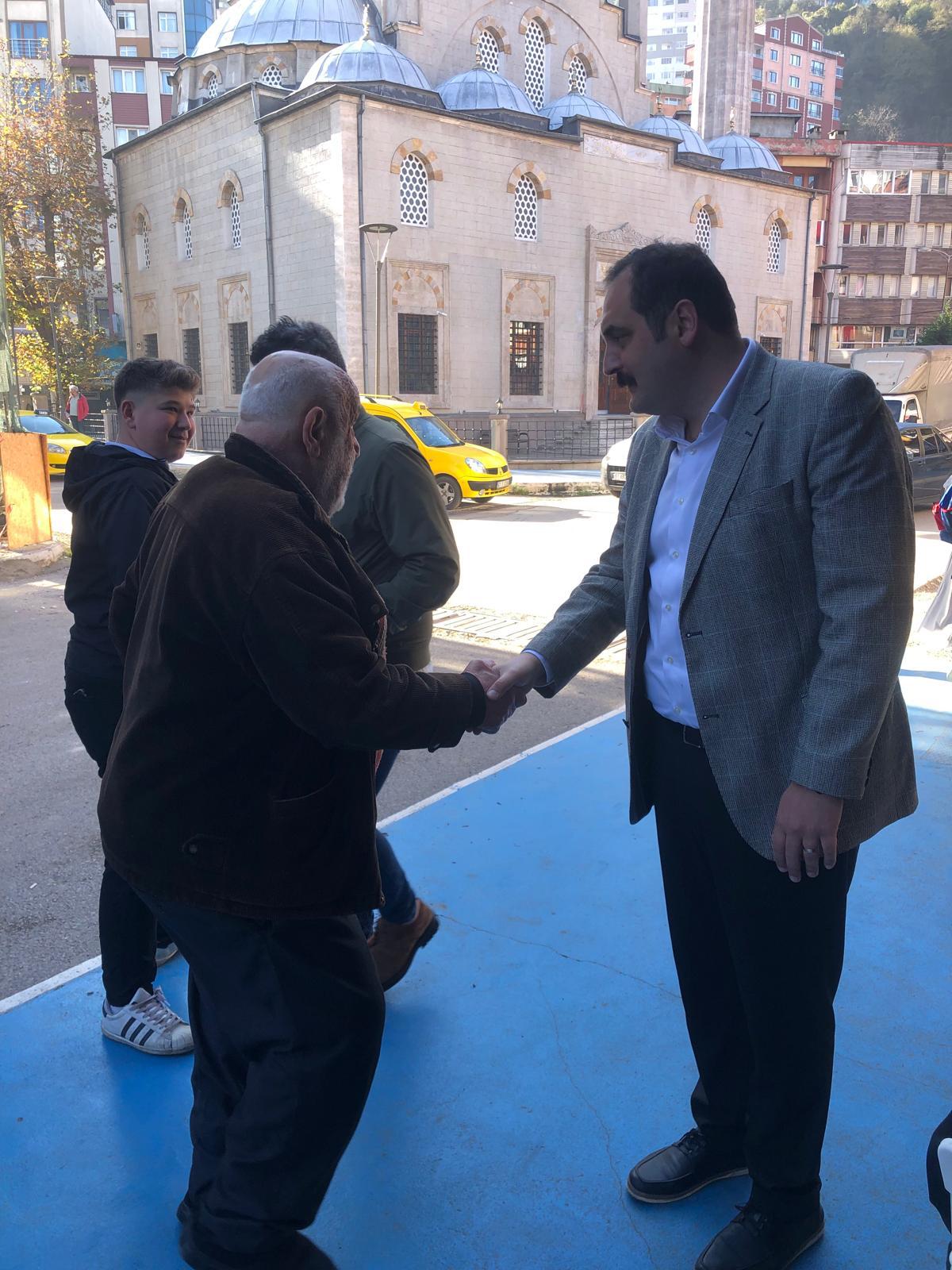 Kozlu Belediye Başkanı Altuğ Dökmeci Sahada... Imza Gazetesi (1)