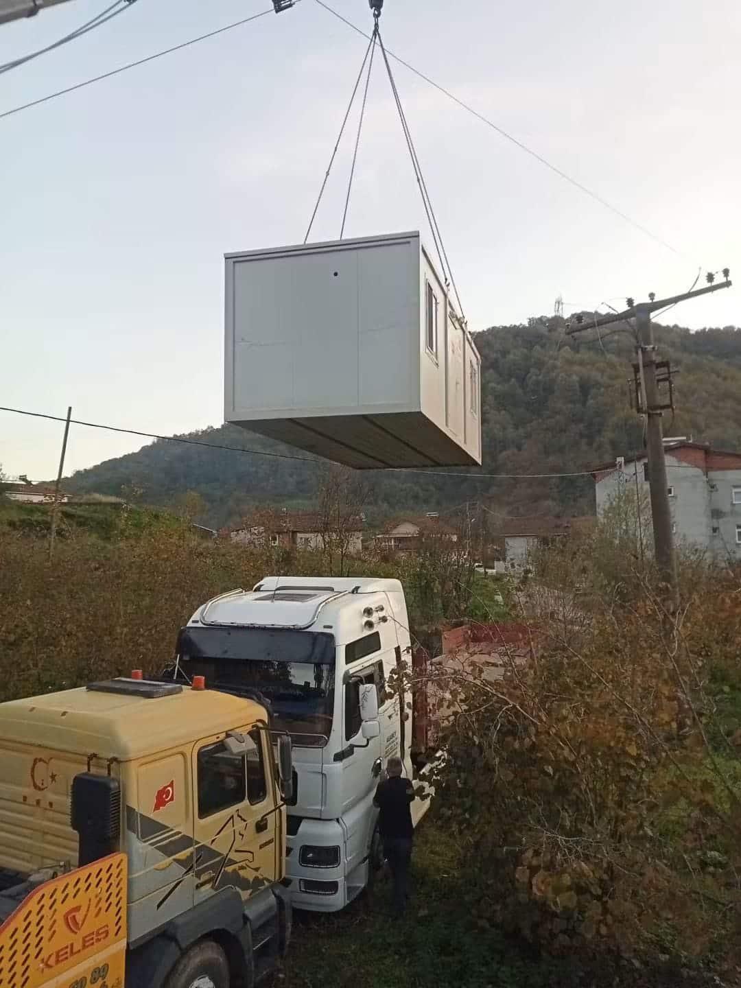 Sel Mağduru Kardeşlere Konteyner Desteği (3)