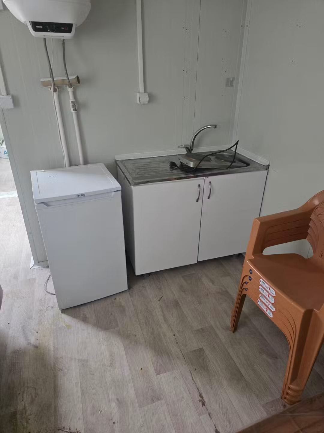 Sel Mağduru Kardeşlere Konteyner Desteği