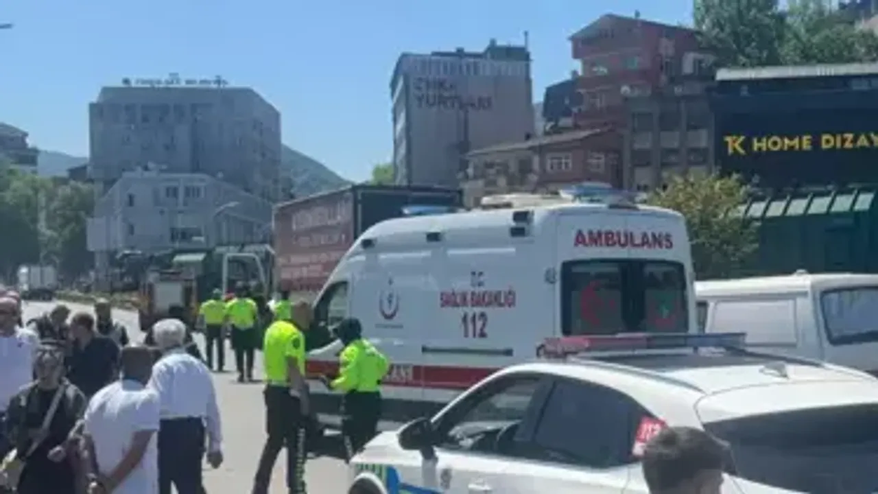 Üst Geçit Krizi Büyüyor! Ne Üst Geçite Ne Ulaşıma Sahip Çıktı! Imza Gazetesi (2)