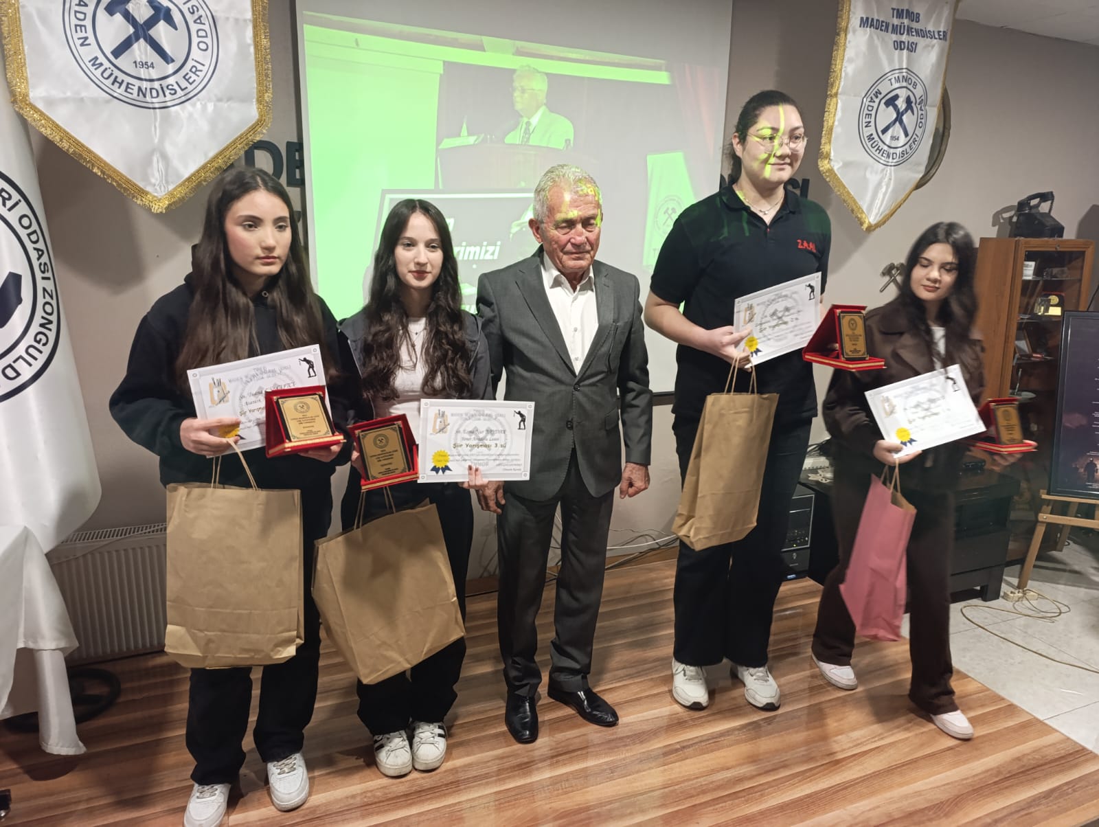 4 Aralık Dünya Madenciler Günü'nde Genç Yetenekler Ödüllendirildi... Imza Gazetesi (1)