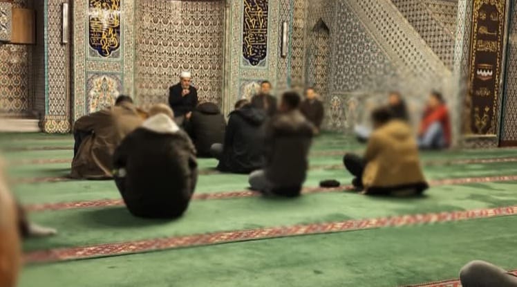 Camiler Manevi Rehabilitasyonun Adresi Oldu... Hükümlüler Camide Buluştu Imza Gazetesi (2)