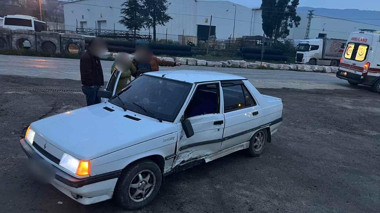 Ereğli Soğanlıyörük Deli Hakkı Yolu'nda Kaza! Yaralılar Var... İmza Gazetesi̇ (35)-1