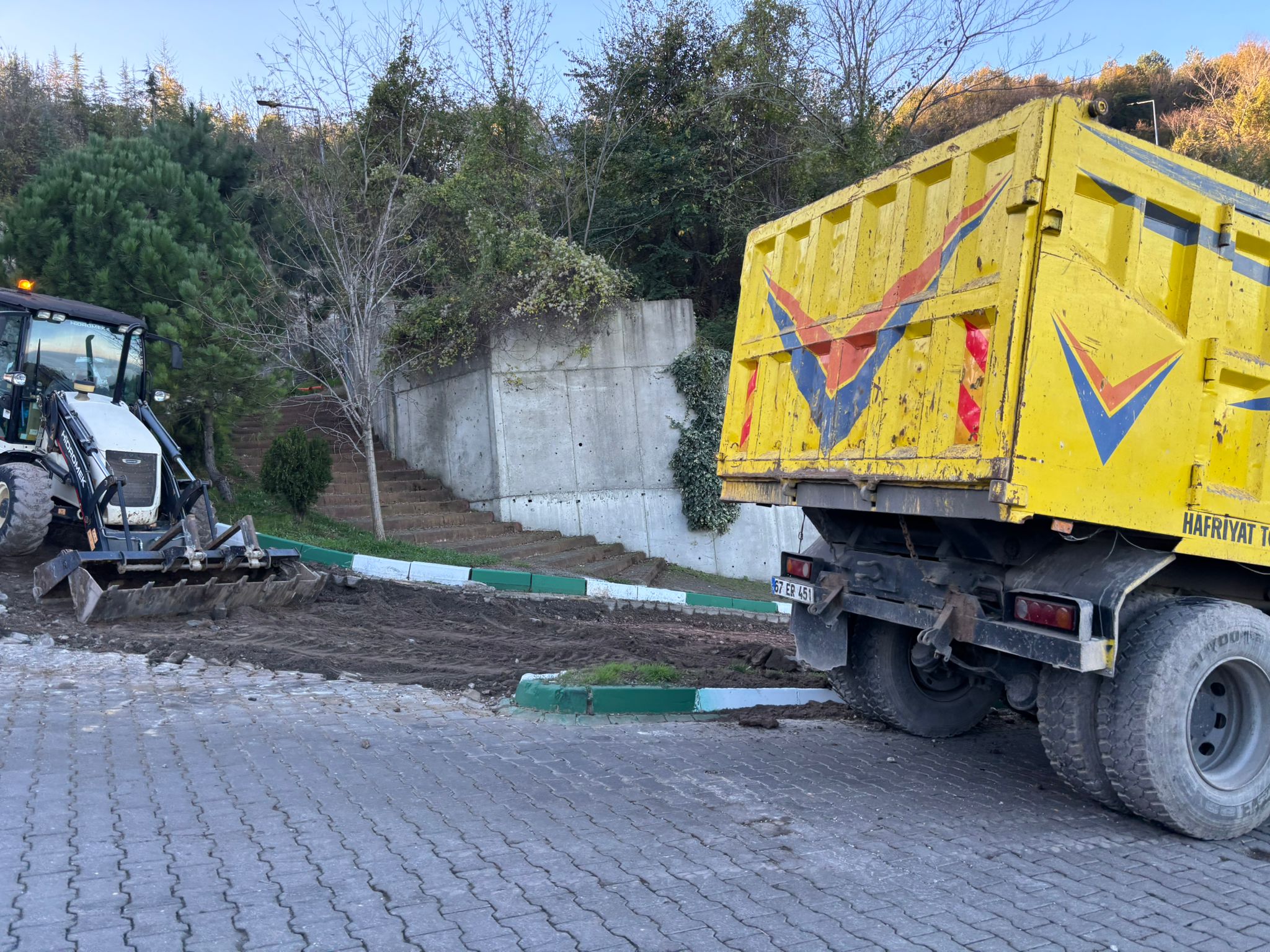 İmza Gazetesi̇ Hastane Yolu Felç! Beun Bayırında Su Patladı, Trafik Tek Şeride Düştü (1)-1