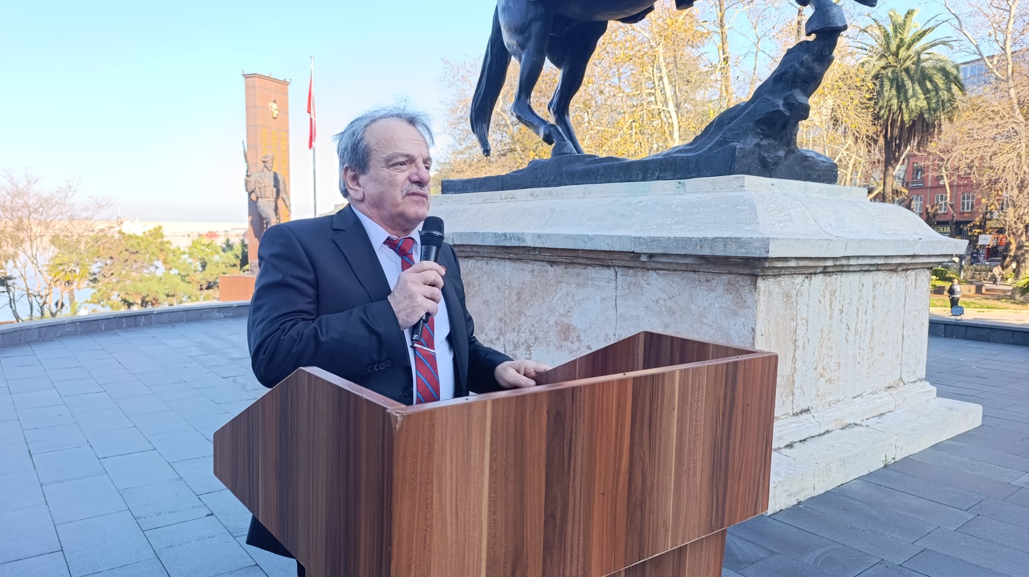 İmza Gazetesi̇ İstiklal Marşımız İşaret Diliyle Okundu... Zonguldak’ta 3 Aralık Dünya Engelliler Günü Kutlandı (4)