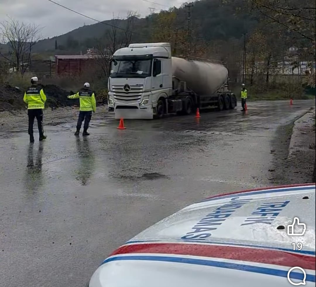 İmza Gazetesi̇ “Kış Lastiği Denetimi” Gerçekleştirildi. (1)