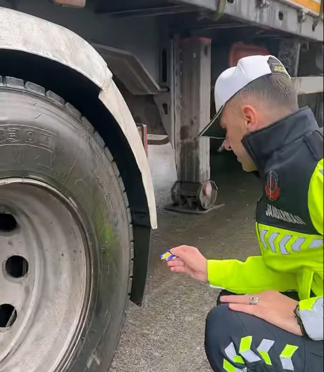 İmza Gazetesi̇ “Kış Lastiği Denetimi” Gerçekleştirildi. (2)