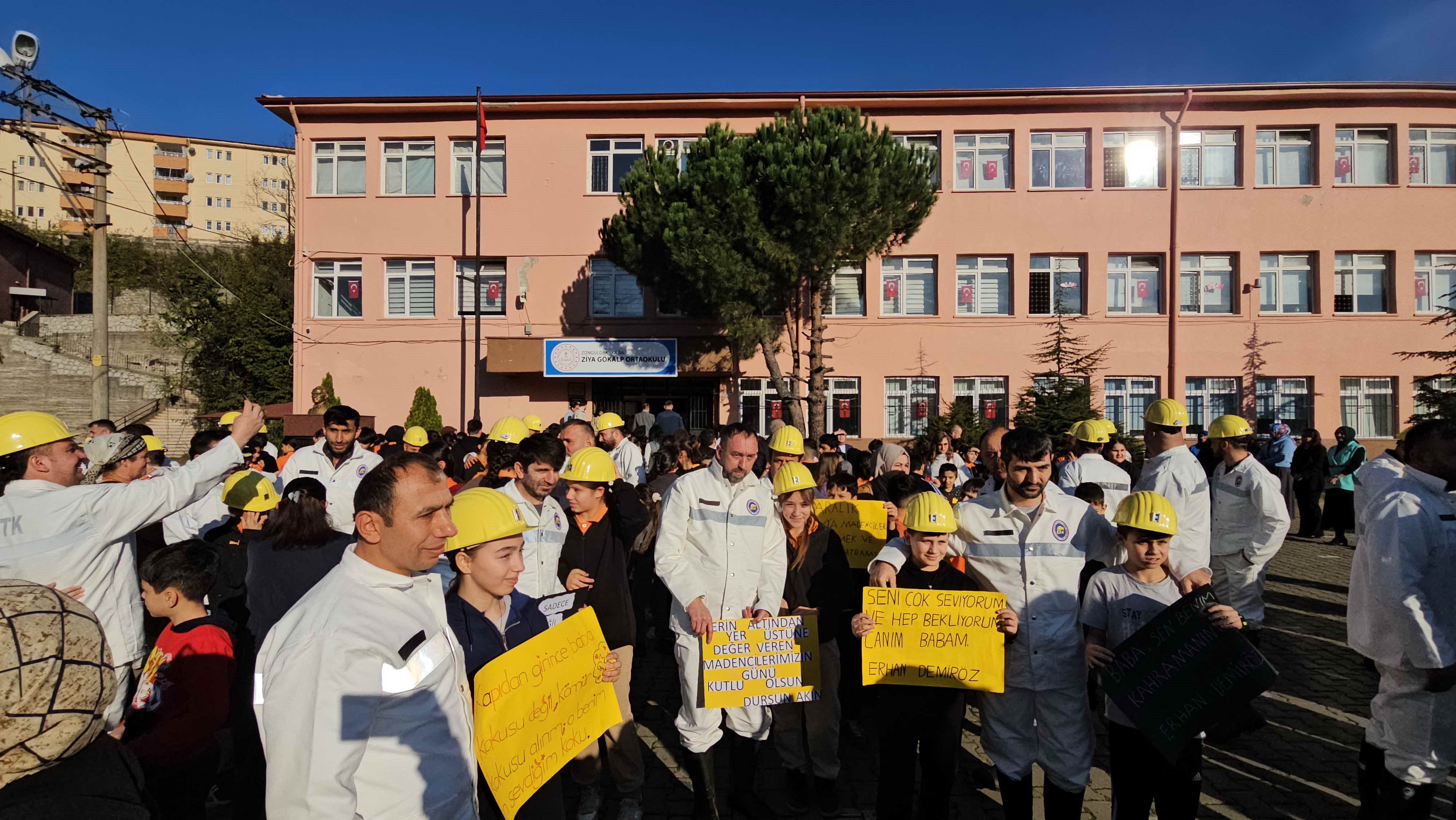 İmza Gazetesi̇ Madencilerin Çocuklarıyla Duygulandıran Buluşması... (5)