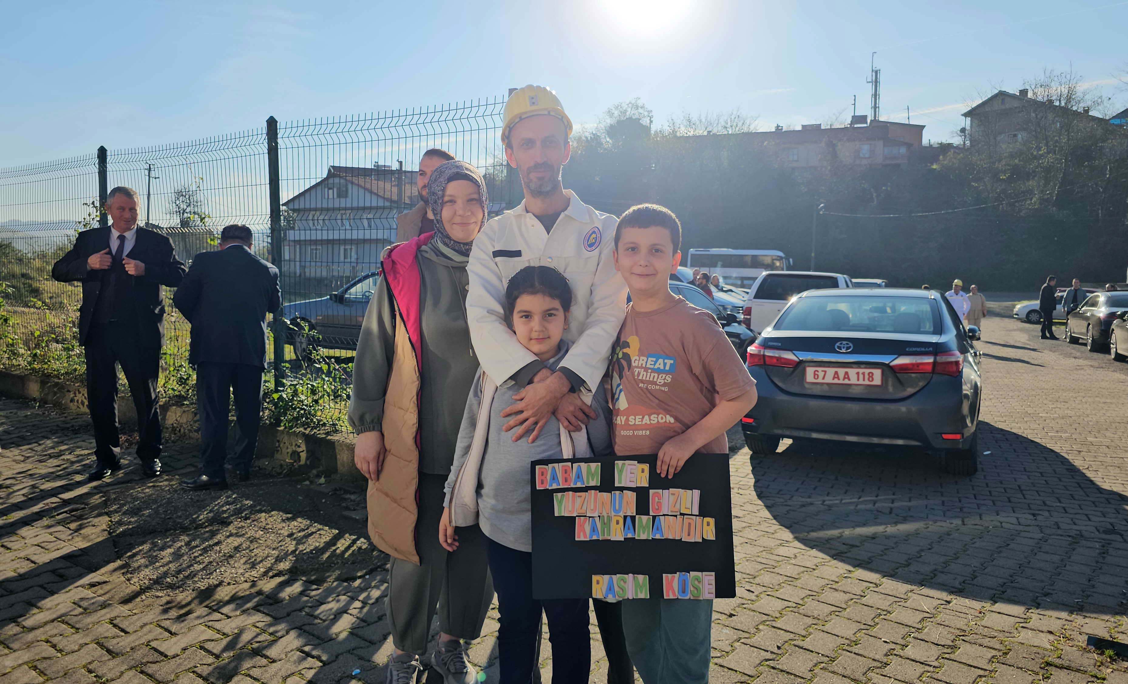 İmza Gazetesi̇ Madencilerin Çocuklarıyla Duygulandıran Buluşması... (6)