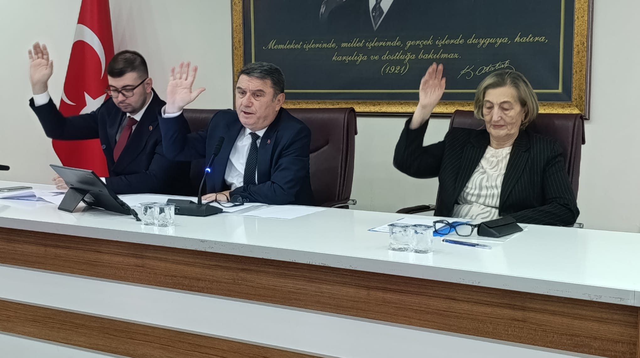 İmza Gazetesi̇ Özel Servis Araçları Ücretleri Güncellendi! Tüm Maddeler Oy Birliği Ile Kabul Edildi (2)