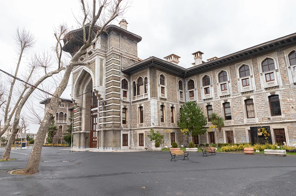 İstanbul Erkek Lisesi İğne Olayı