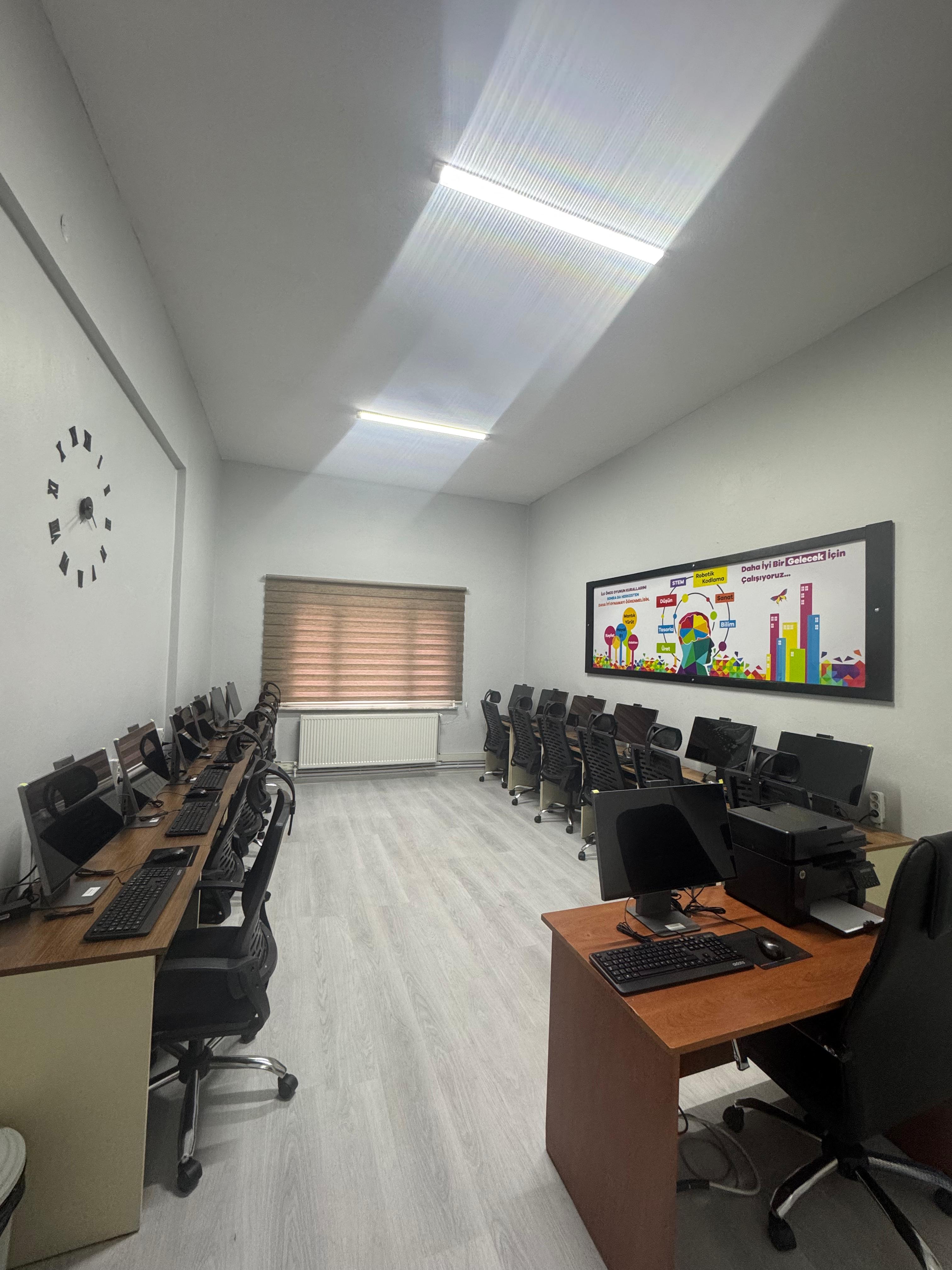 Kilimli’de Yeni Bilgisayar Sınıfı Açıldı... Eğitimde Dijital Dönüşüm İçin Önemli Adım Imza Gazetesi (2)