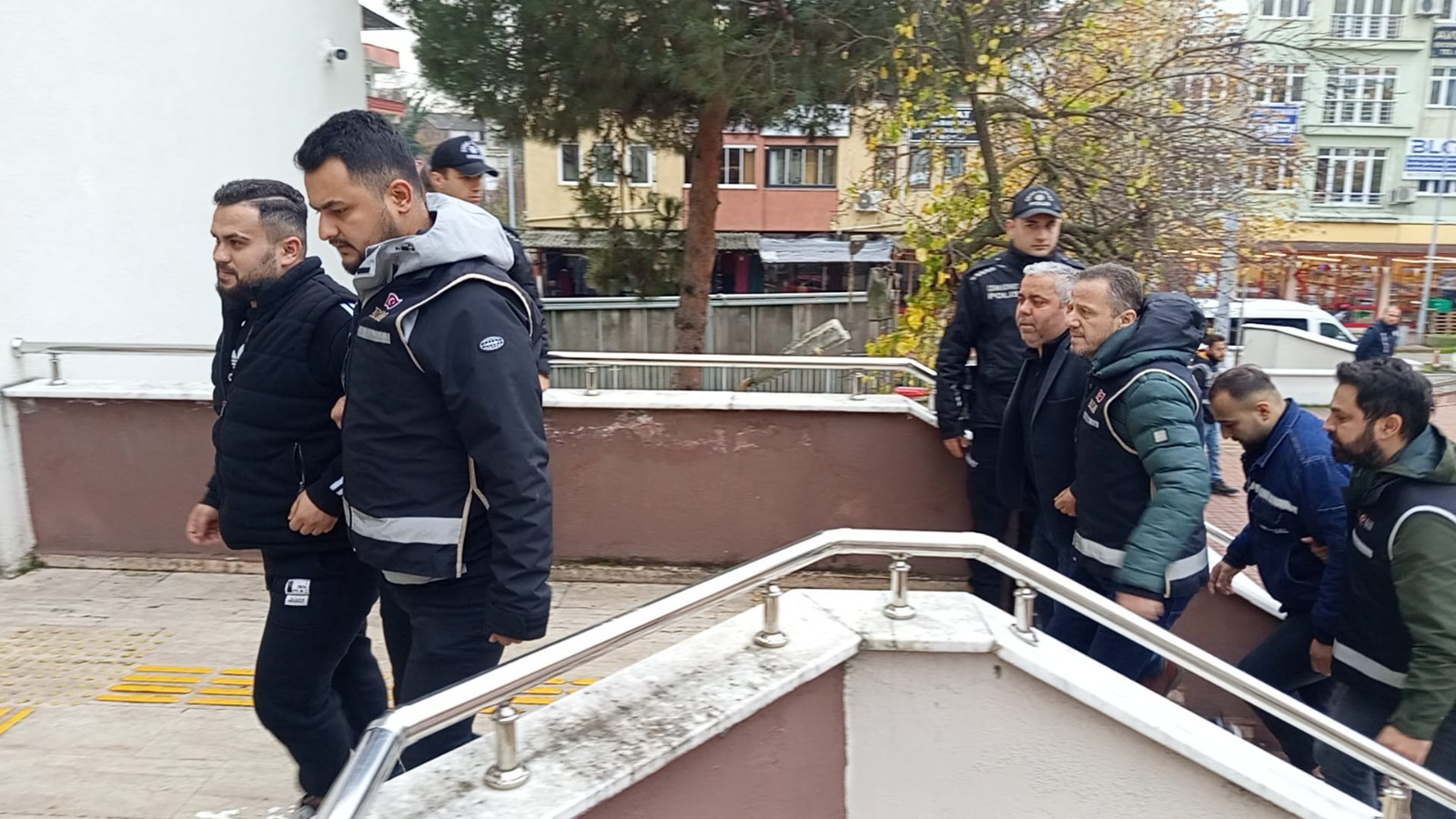 Zonguldak İl Başkani Ve Oğlu Adli̇yeye Sevk Edi̇ldi̇! İmza Gazetesi̇ (7)-1