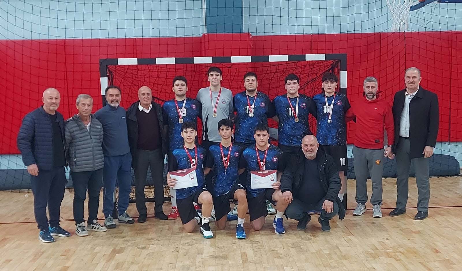 Zonguldak Mtal Hentbol Takımı Bölge Şampiyonu Oldu İmza Gazetesi̇ (1)