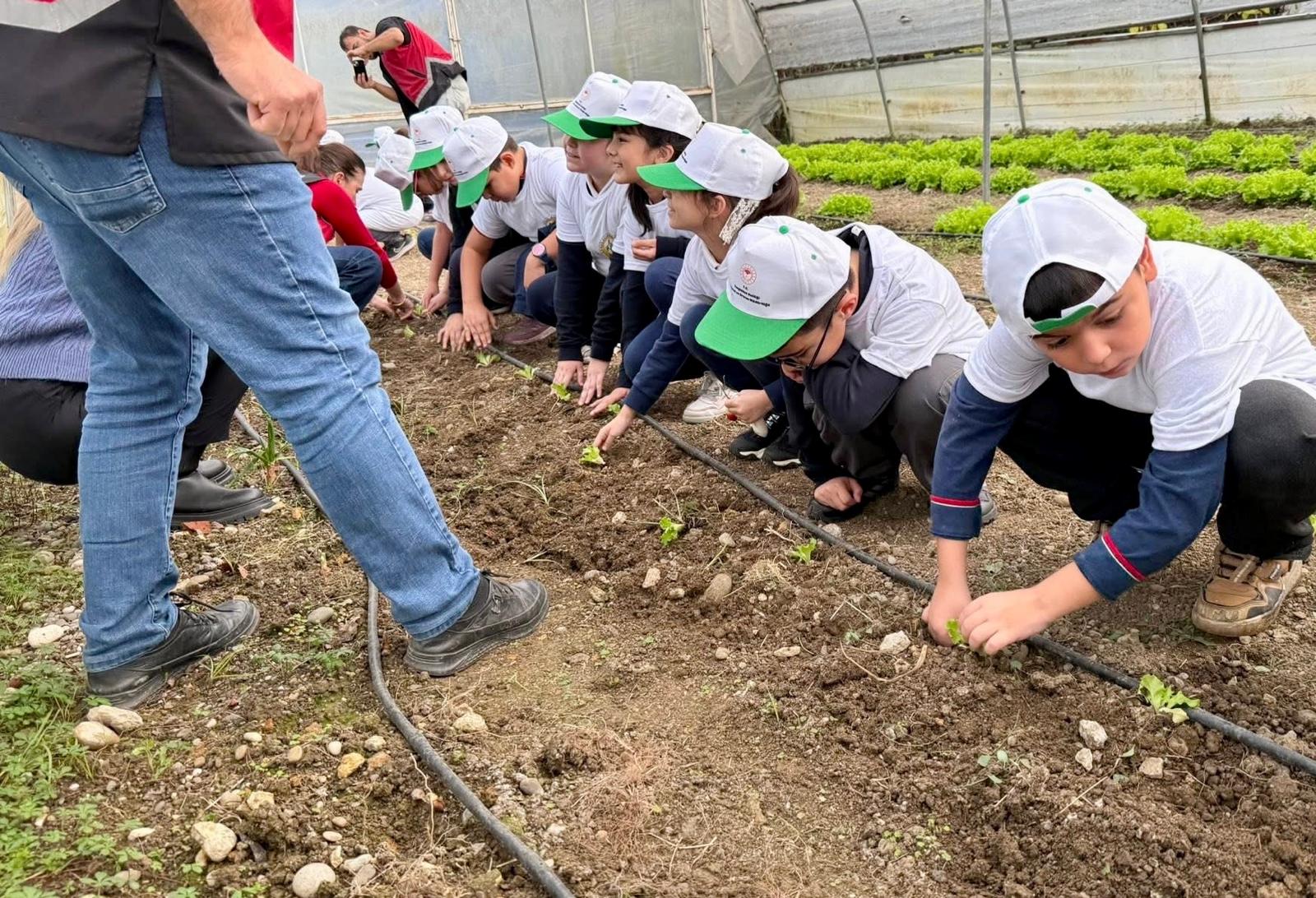 Zonguldak’ta Minik Öğrencilere…! Imza Gazetesi (3)