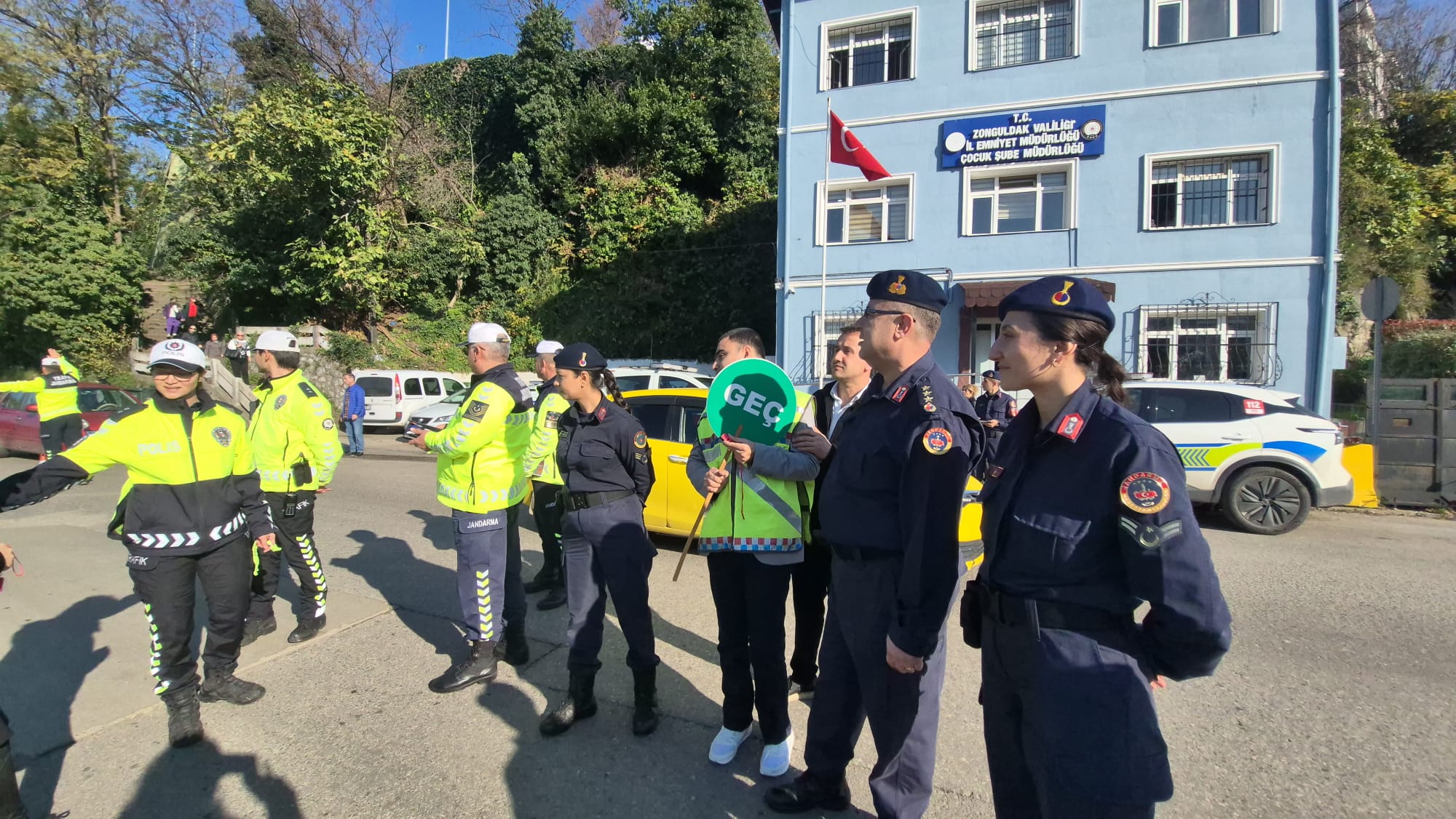Zonguldak'ta Özel Bireyler Trafik Polisi Oldu Imza Gazetesi (2)