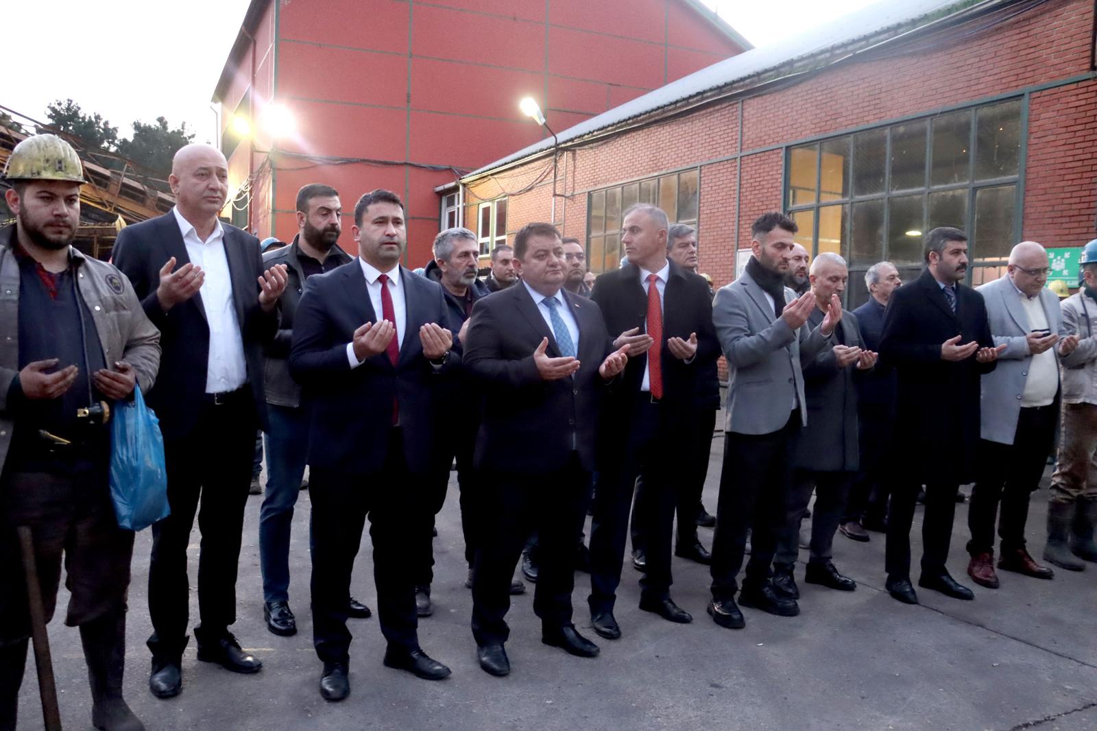 7 Ocak Kozlu Maden Şehitleri Dualarla Anıldı! İmza Gazetesi̇ (4)