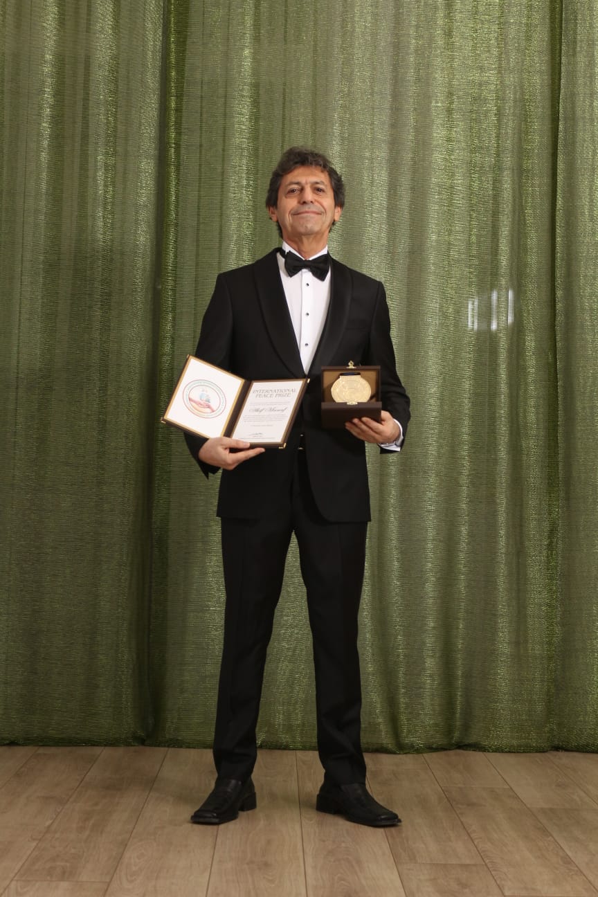 Dünyaca Ünlü Yazar Akif Manaf, 2025 Barış Ödülü’nün Sahibi Oldu! İmza Gazetesi̇ (17)-1