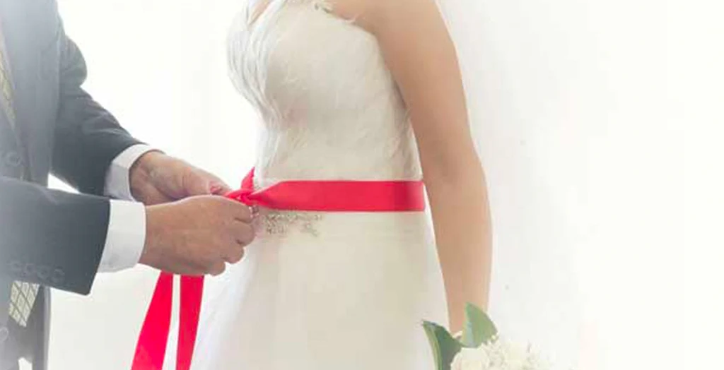 Geline Kırmızı Kuşak Neden Bağlanır Cennetin Çocukları Kuşak Sahnesi Merak Uyandırdı