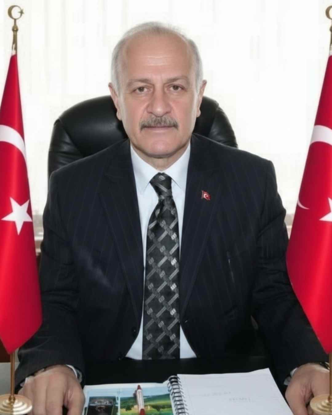 İmza Gazetesi̇ Bayrağa Uzanan Eller Kırılsın!