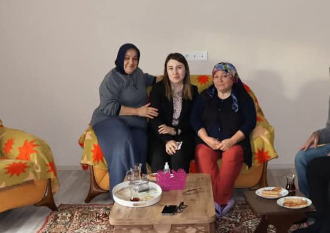 Kilimli Kaymakamı Kübra Demirer’den Karadon Mahallesi’nde Hane Ziyaretleri Imza Gazetesi (2)