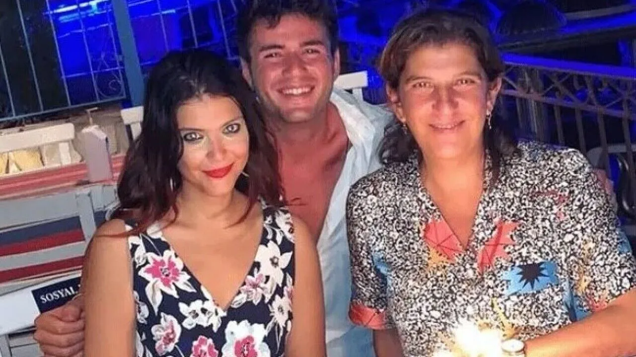 Melis Civelek Kimdir