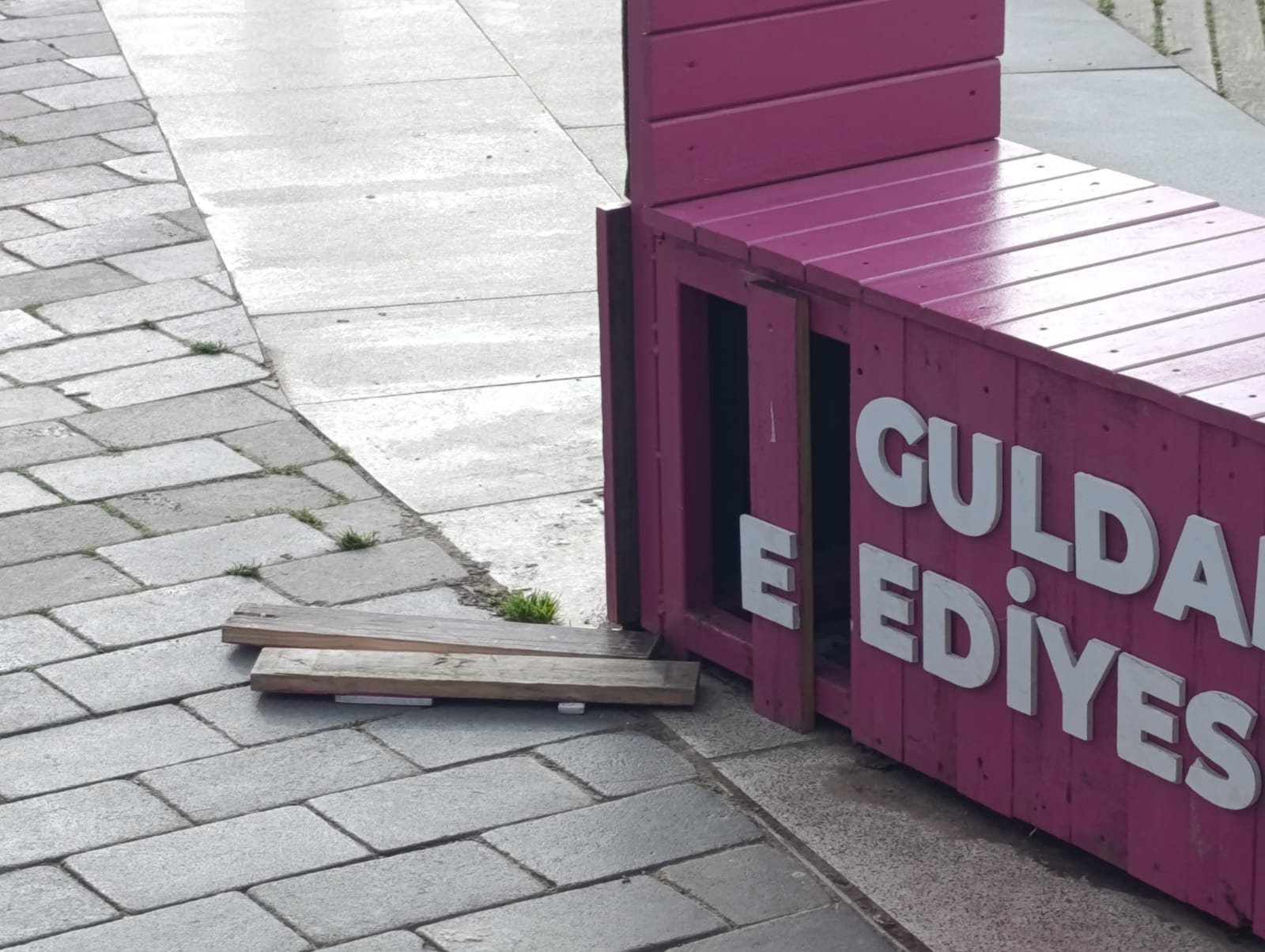 Zonguldak'ta Vandallar İş Başında! İmza Gazetesi̇ (1)