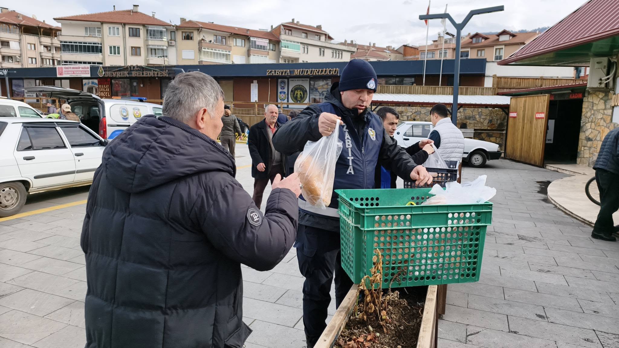 Devrek’te El Konulan Ekmekler Vatandaşa Ve Kursa Dağıtıldı... Imza Gazetesi (1)