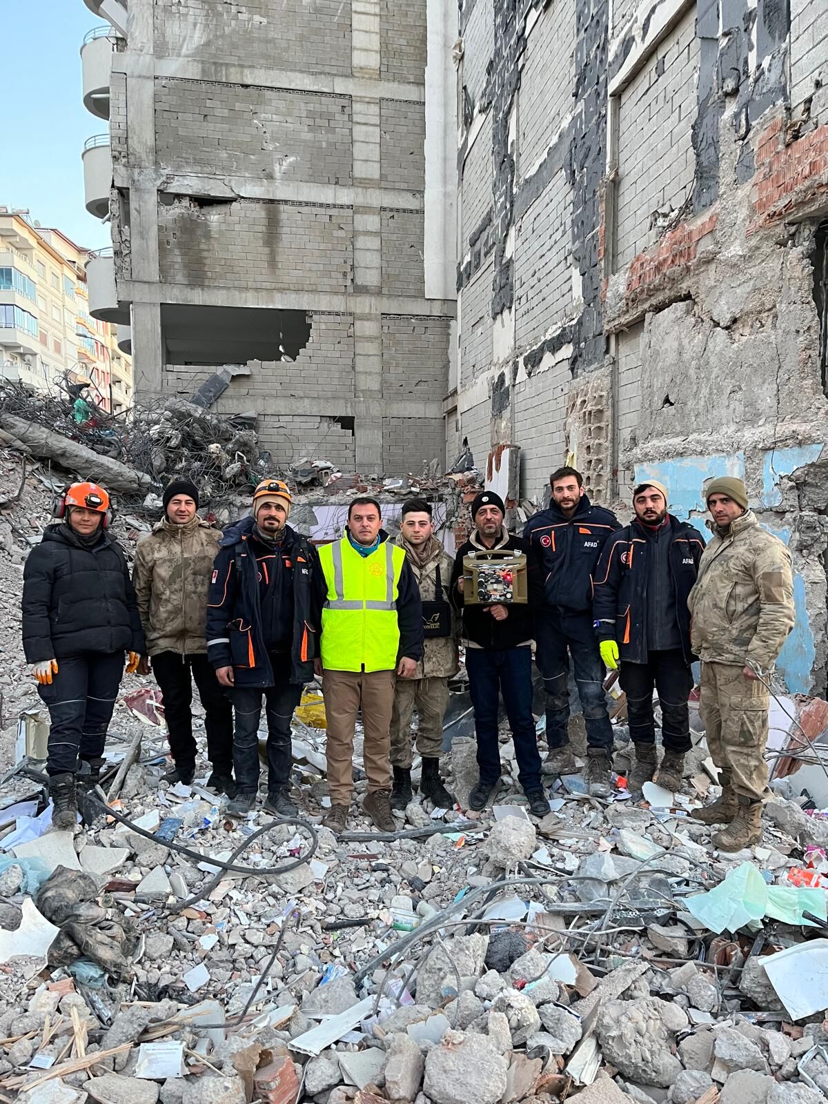 Kameraların Önünde Değil, Cihazın Başında Bir Hayat Kurtarma Hikayesi! Imza Gazetesi (2)