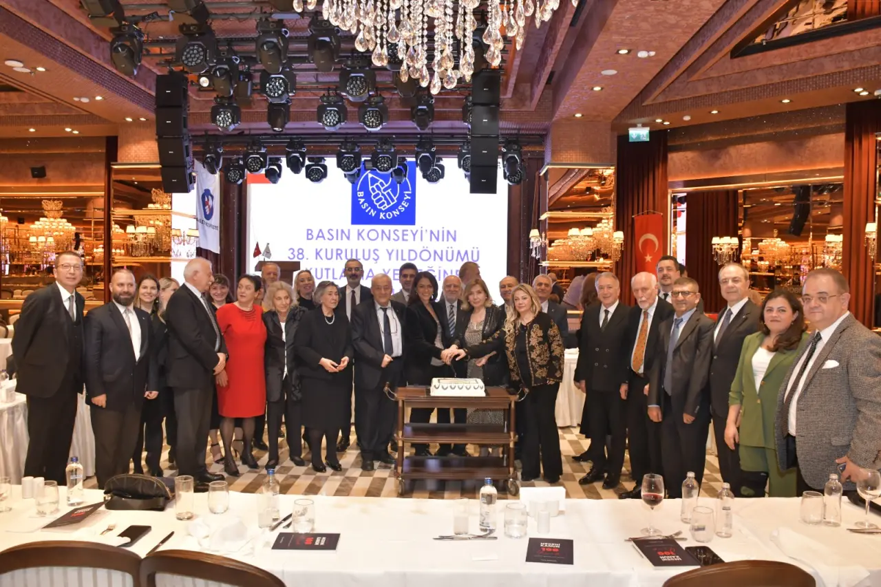 Önce İnsan, Sonra Ödül! Profesör Haberal'dan Unutulmaz İnsanlık Dersi! İmza Gazetesi̇-1