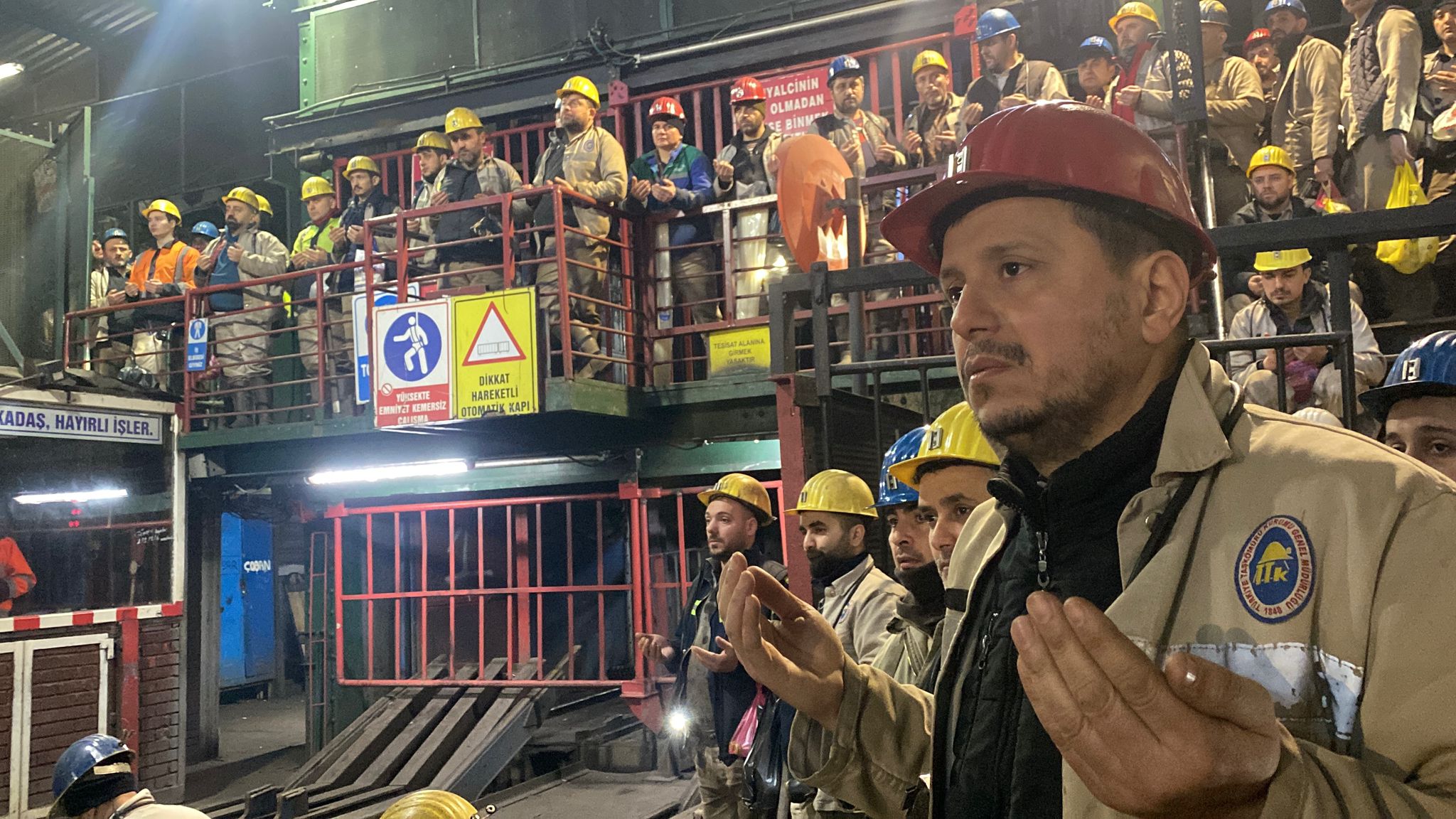 Ttk Üzülmez’de Madenciler Depremzedeler İçin Dua Etti... İmza Gazetesi̇ (6)-1