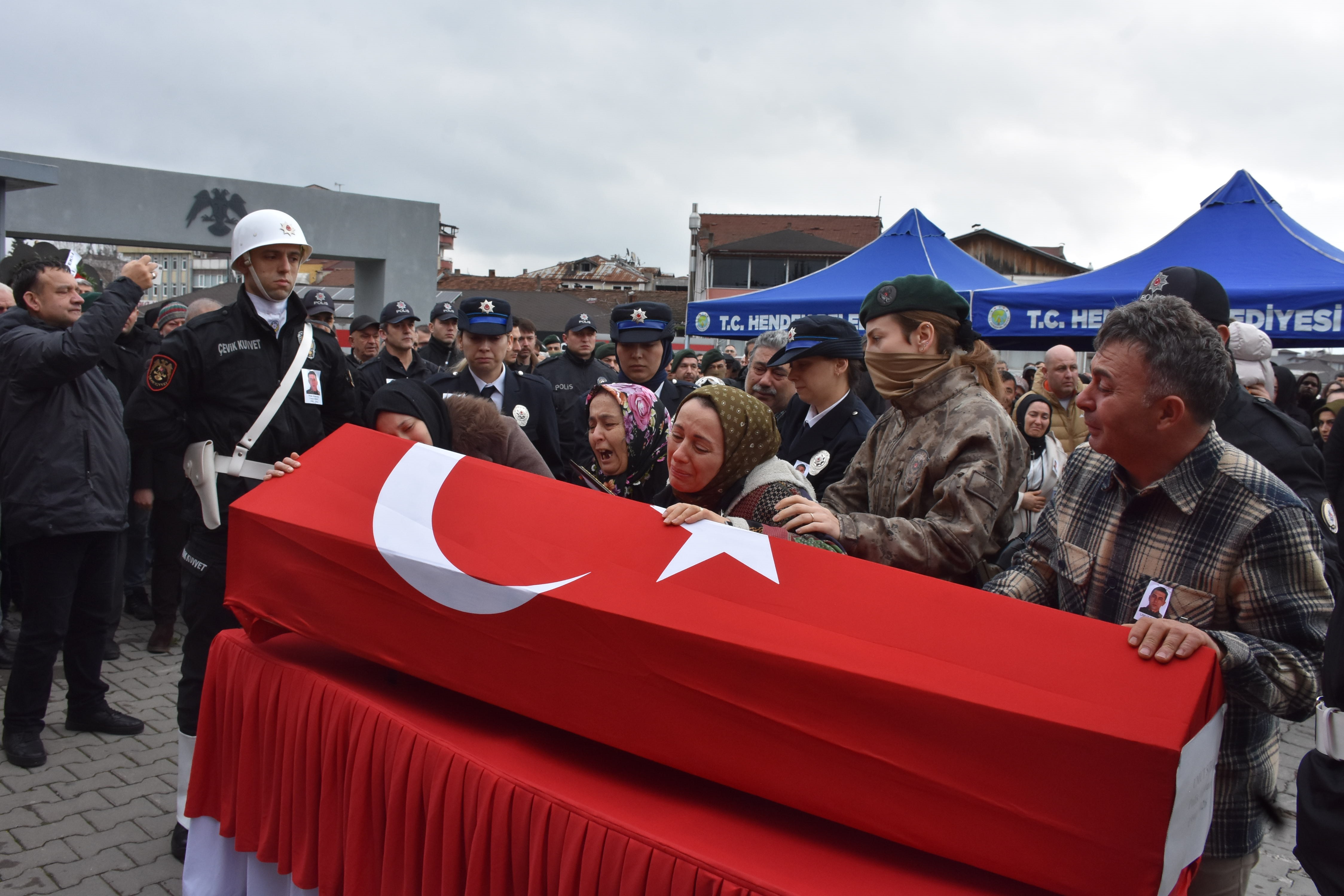 Zonguldaklı Polis Memuru Umut Sıbıç’a Gözyaşlarıyla Veda... İmza Gazetesi̇ (10)