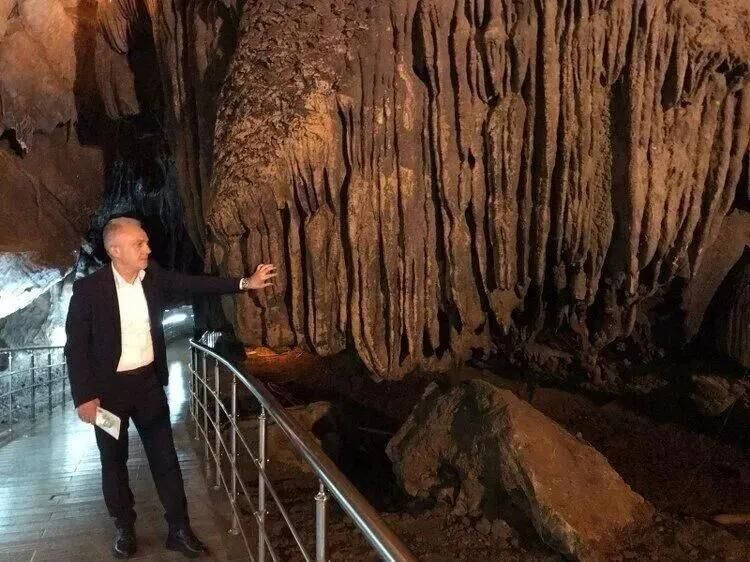 570E9F33 3F7B 4E19 B7A5 9A0C51D5De56