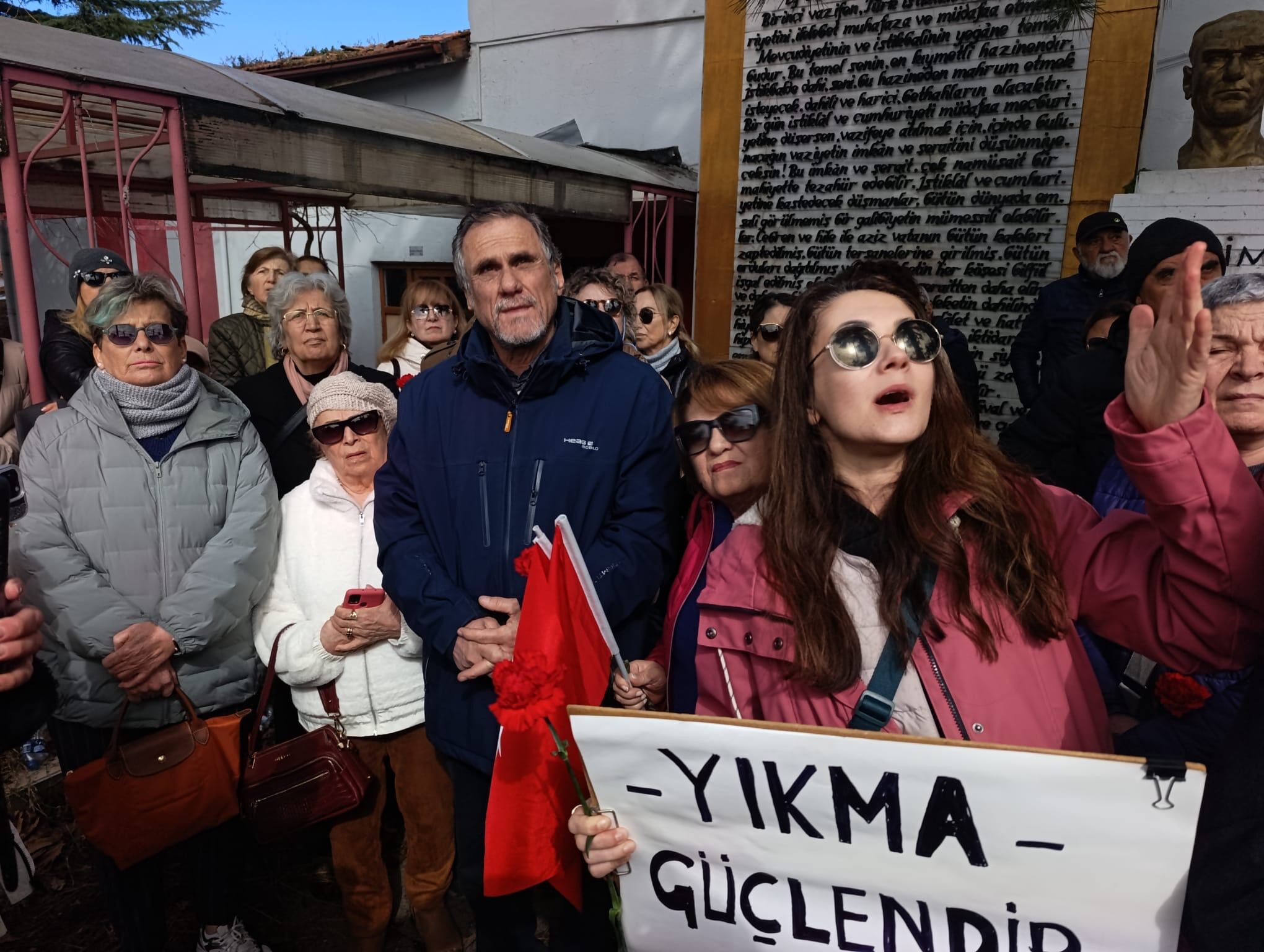 A81A8B47 Cd2C 4B3C A78B Bc6D3Ef15B85