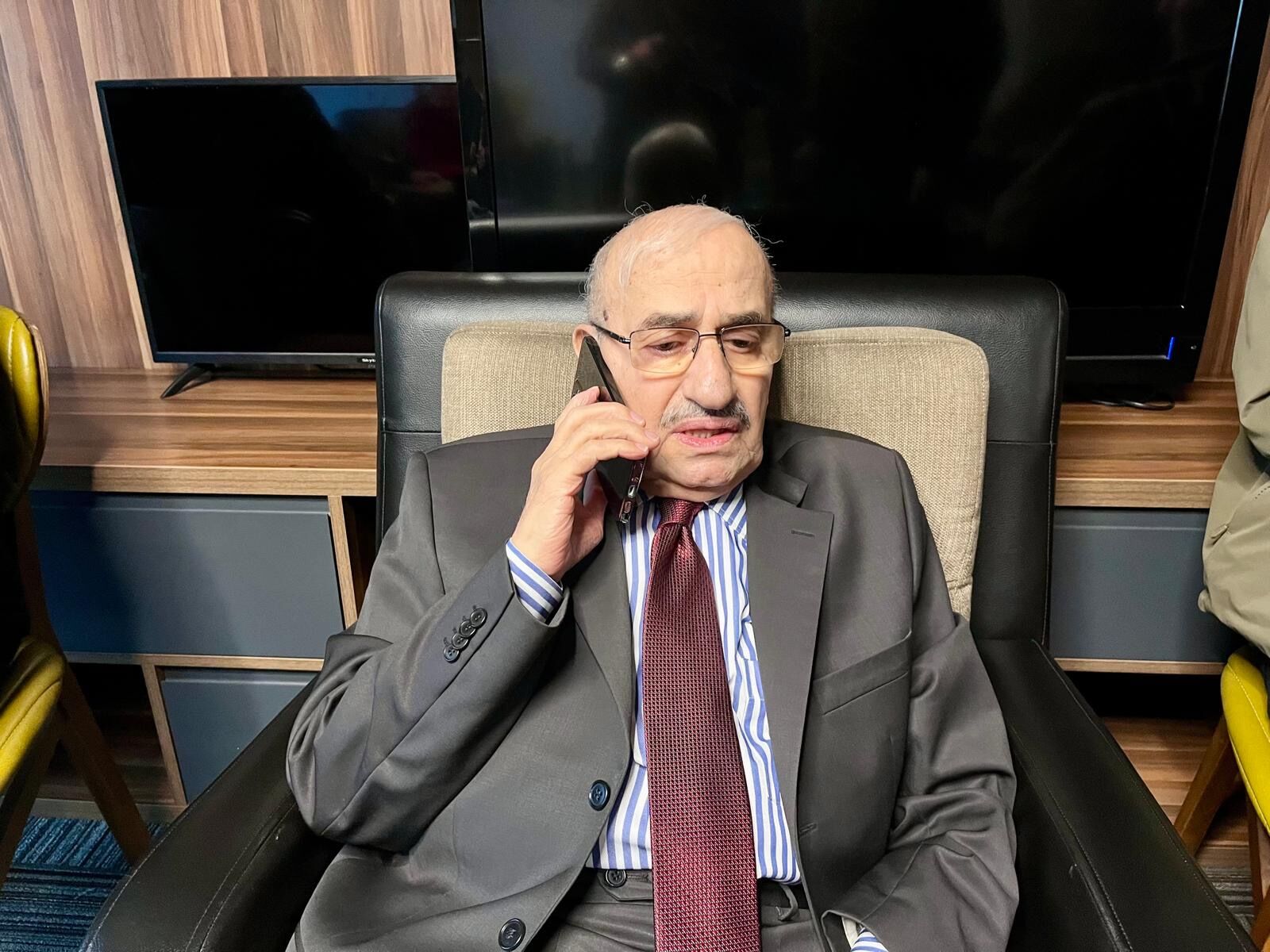 C8E000B3 F779 4Dda 95B1 F1F5B549Daf1