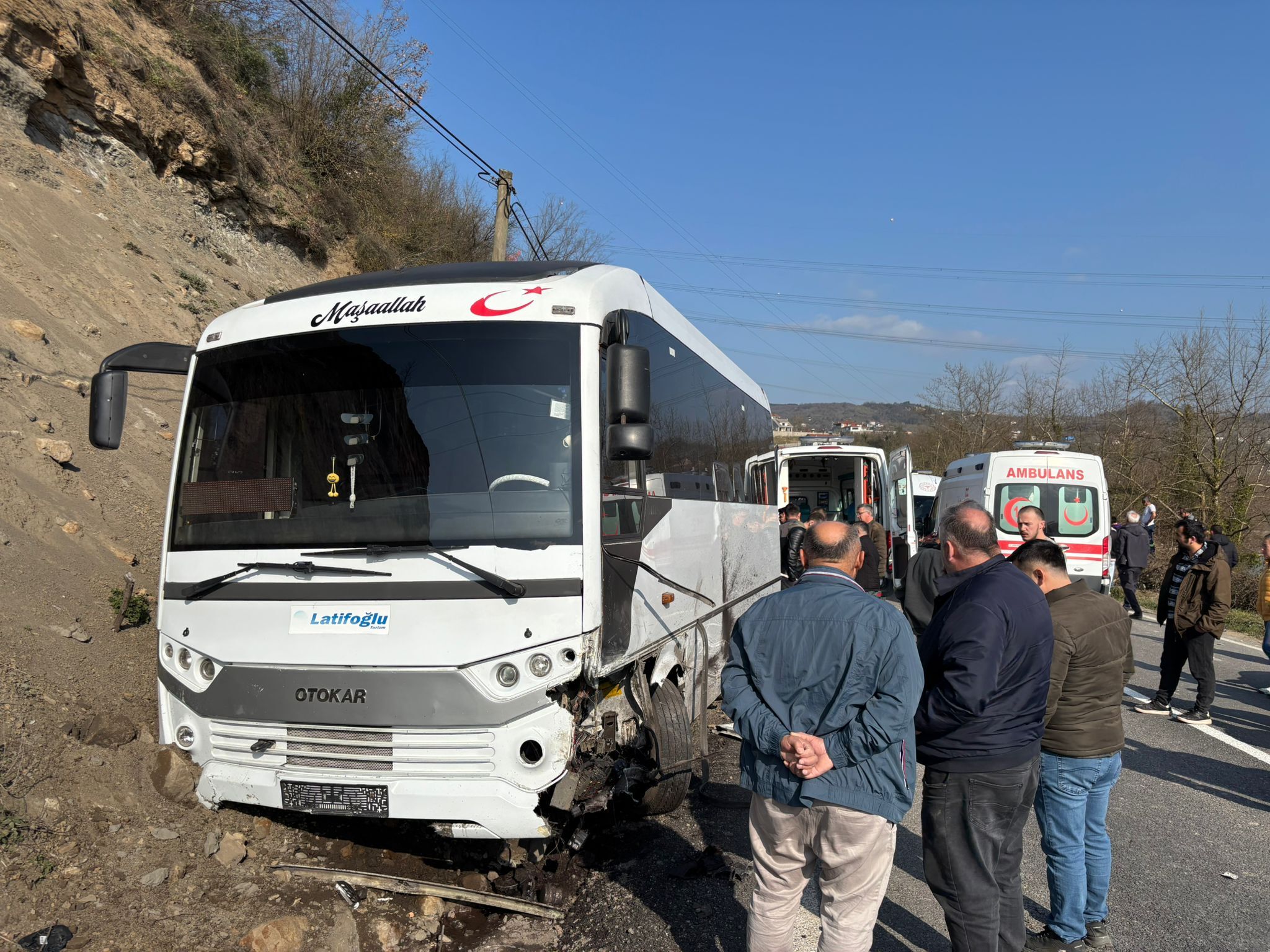 Ereğli’de İşçi Servisi Ile Otomobil Çarpıştı! Yaralılar Var! İmza Gazetesi (9)-1