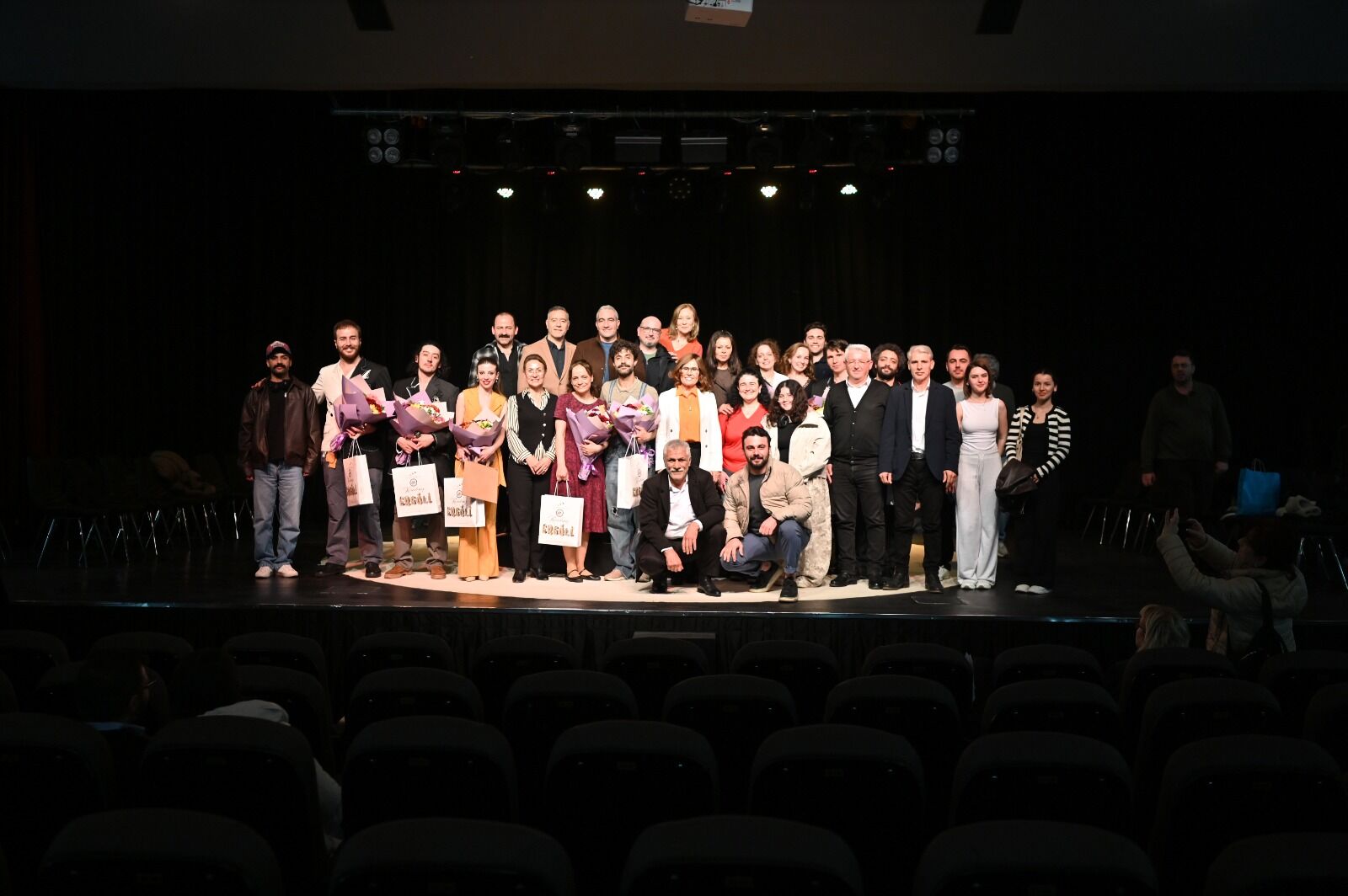 Ereğli̇’de “Işiltili Haşerat” Oyununa Yoğun İlgi̇ Imza Gazetesi (1)