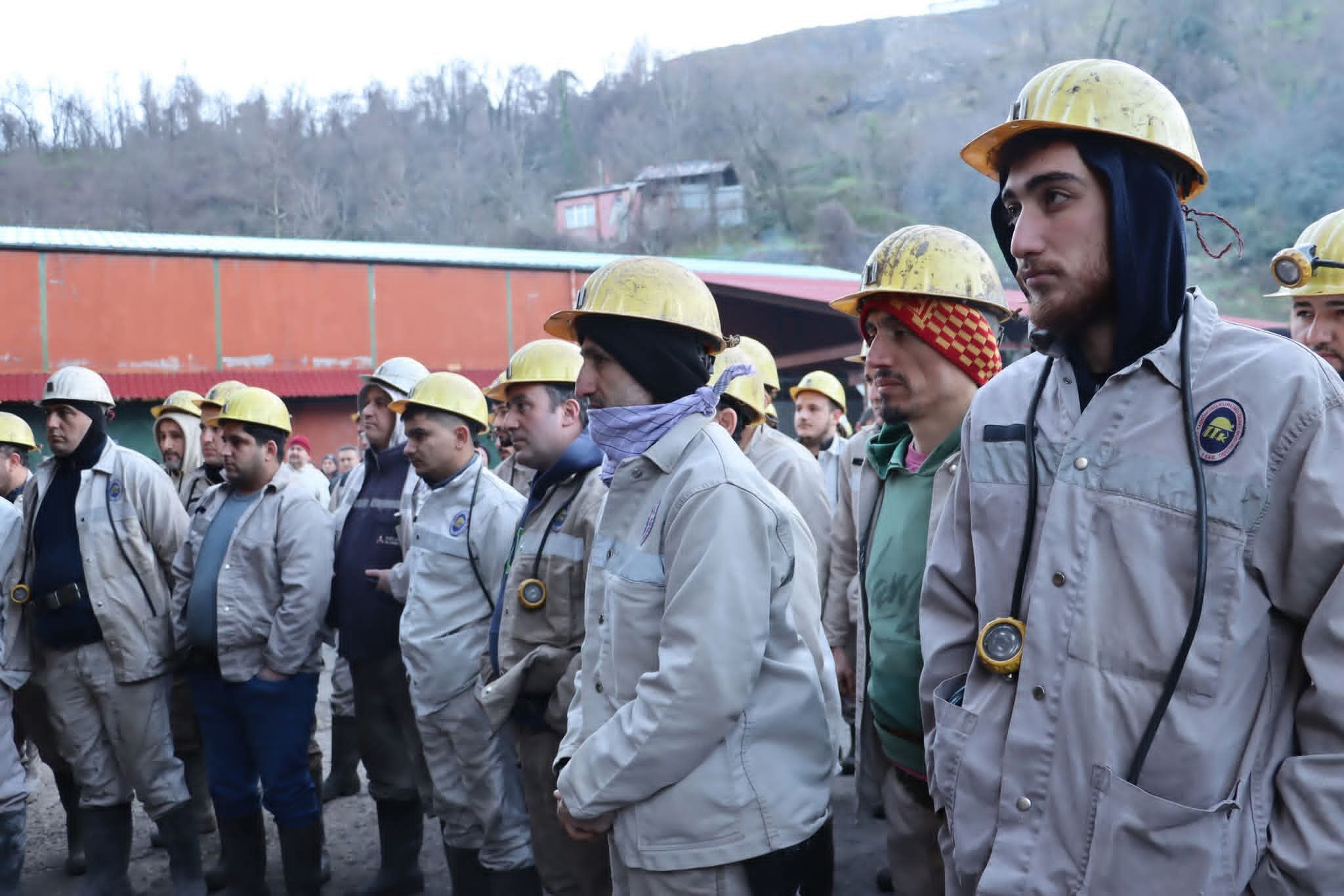 Gmi̇s Yönetim Kurulu Gelik’te Madenciyi Bilgilendirdi “Bu Zor Süreci Birlikte Atlatacağız” İmza Gazetesi (1)-1