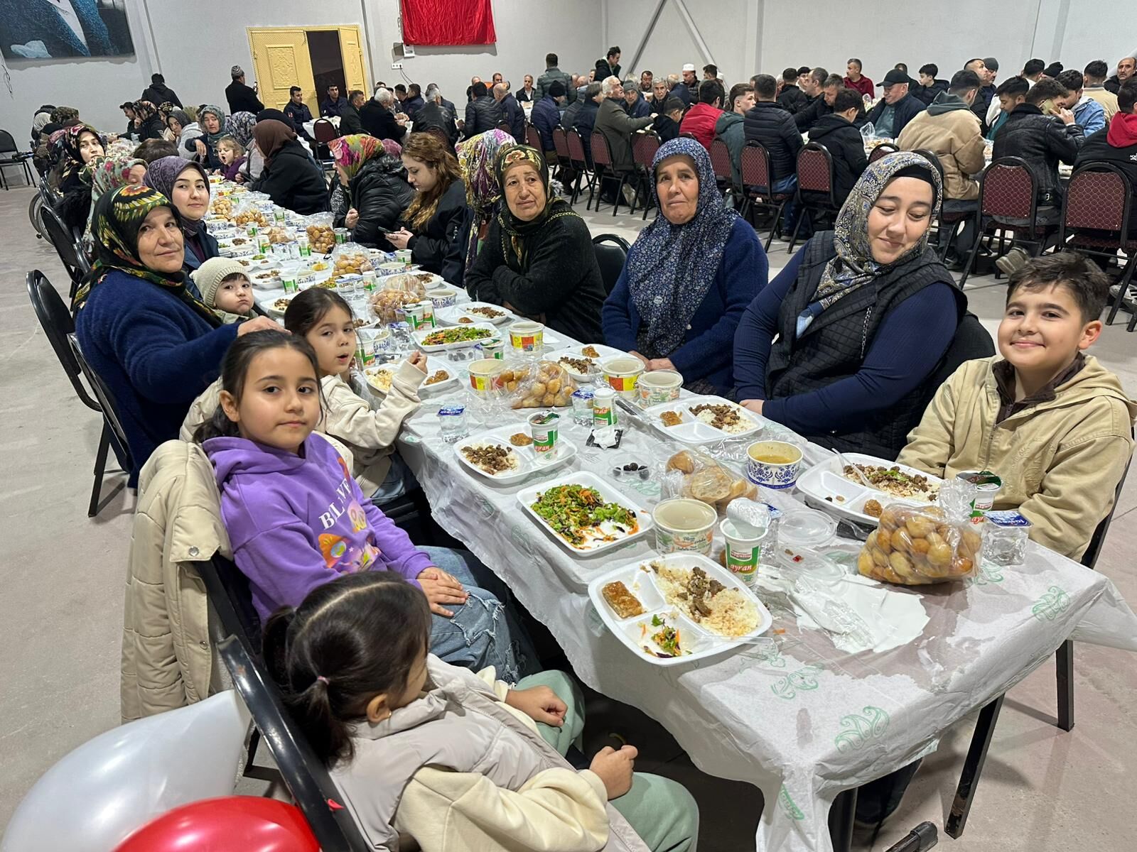 İsafakılı Köyü’ne Dev Sosyal Tesis! Yüzlerce Kişi Açılışta İftarda Buluştu İmza Gazetesi (9)-1