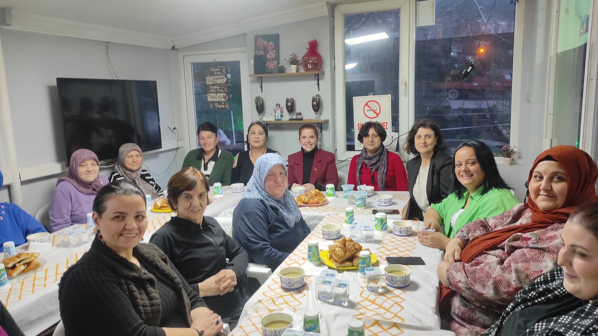 Ramazan Sofrasında Dayanışma Ve Kadınlara Vefa Imza Gazetesi (2)