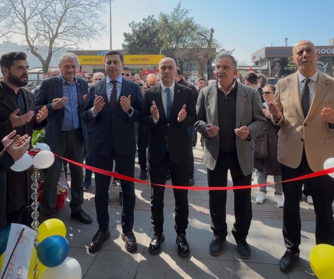 Siyaset Ve Esnaf Açılışta Buluştu! İmza Gazetesi̇