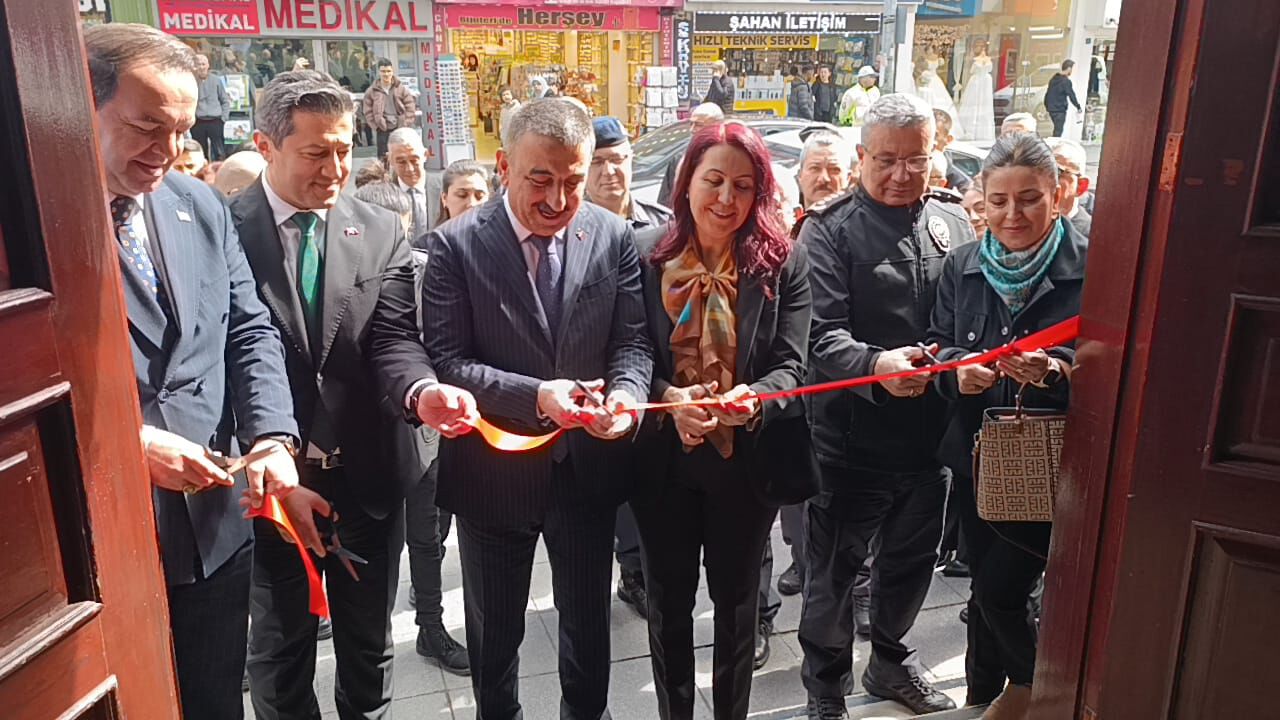 Vergi Ve Çocuk Temalı Resim Sergisi Zonguldak’ta Açıldı Imza Gazetesi (2)