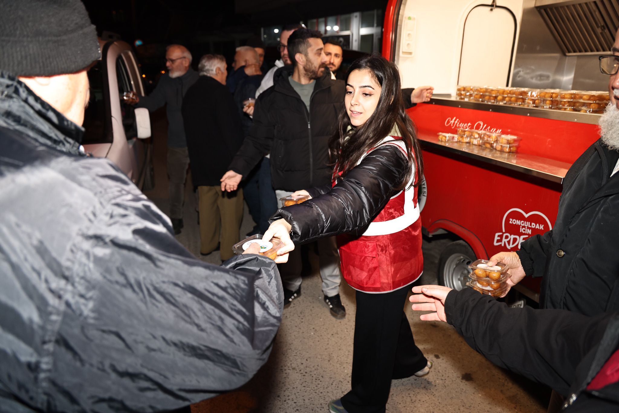 Zonguldak Belediyesi’nden Teravih Sonrası Lokma İkramı Imza Gazetesi (1)