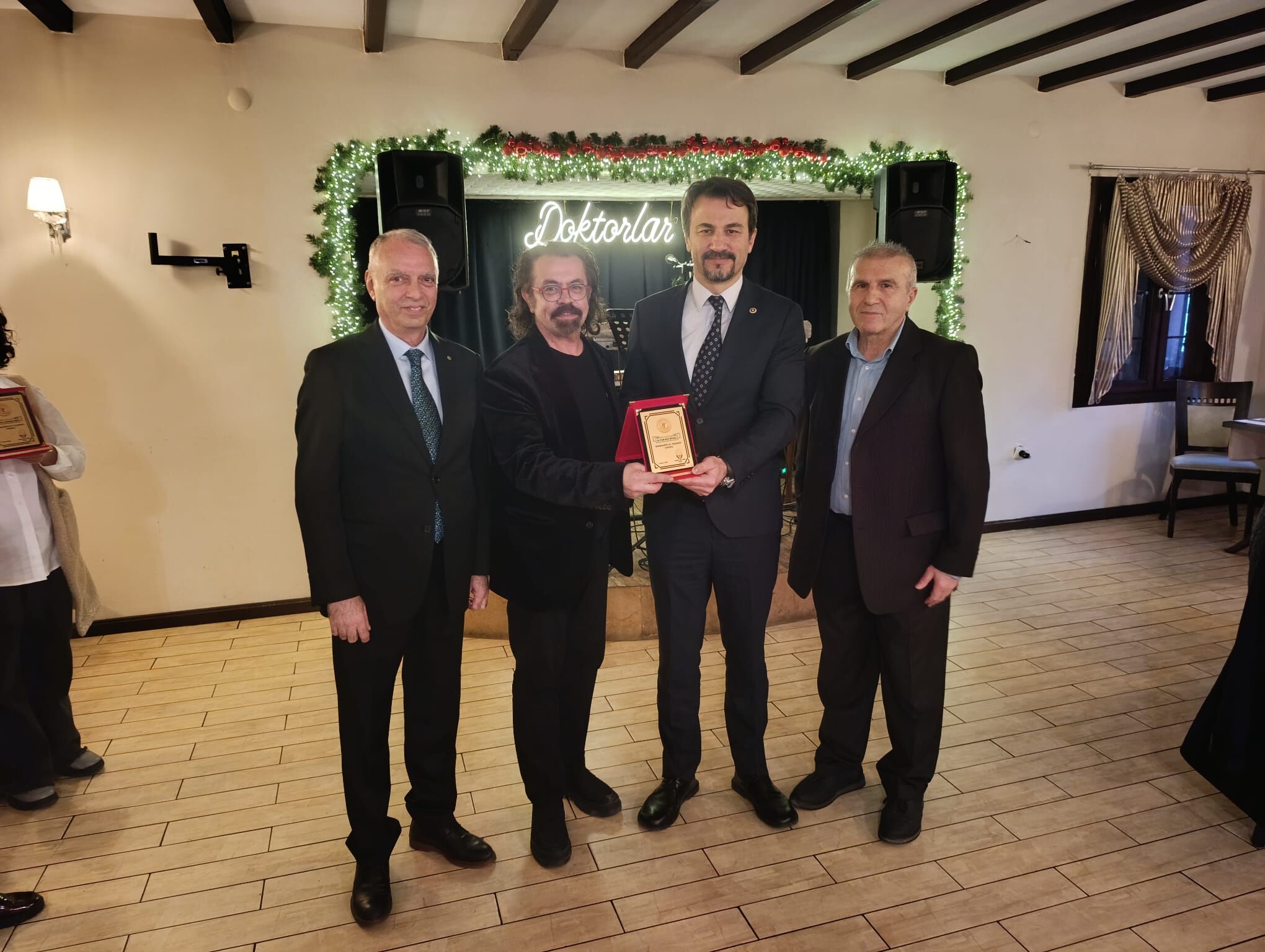 Zonguldak Tabip Odası Mesleğine Uzun Yıllarını Veren Hekimleri Onurlandırdı İmza Gazetesi̇